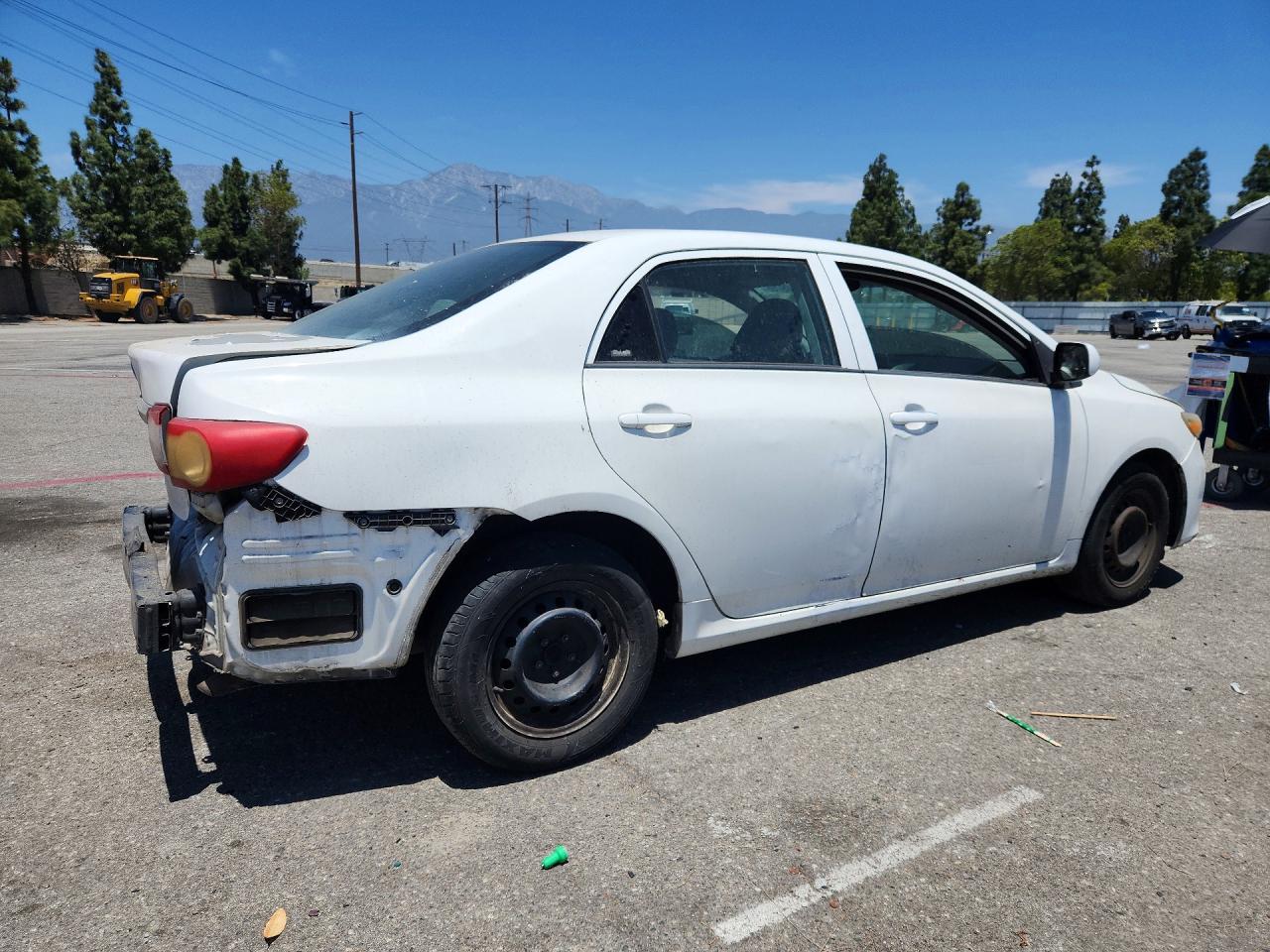 2013 Toyota Corolla White vin: 5YFBU4EE9DP190904