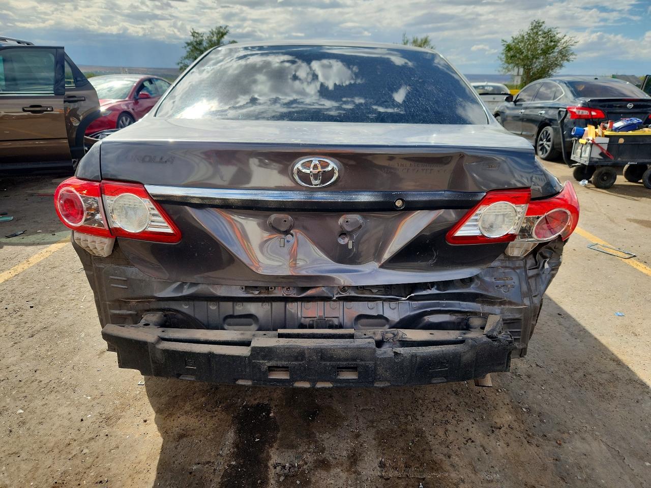 2013 Toyota Corolla Le Gray vin: 5YFBU4EE9DP192426