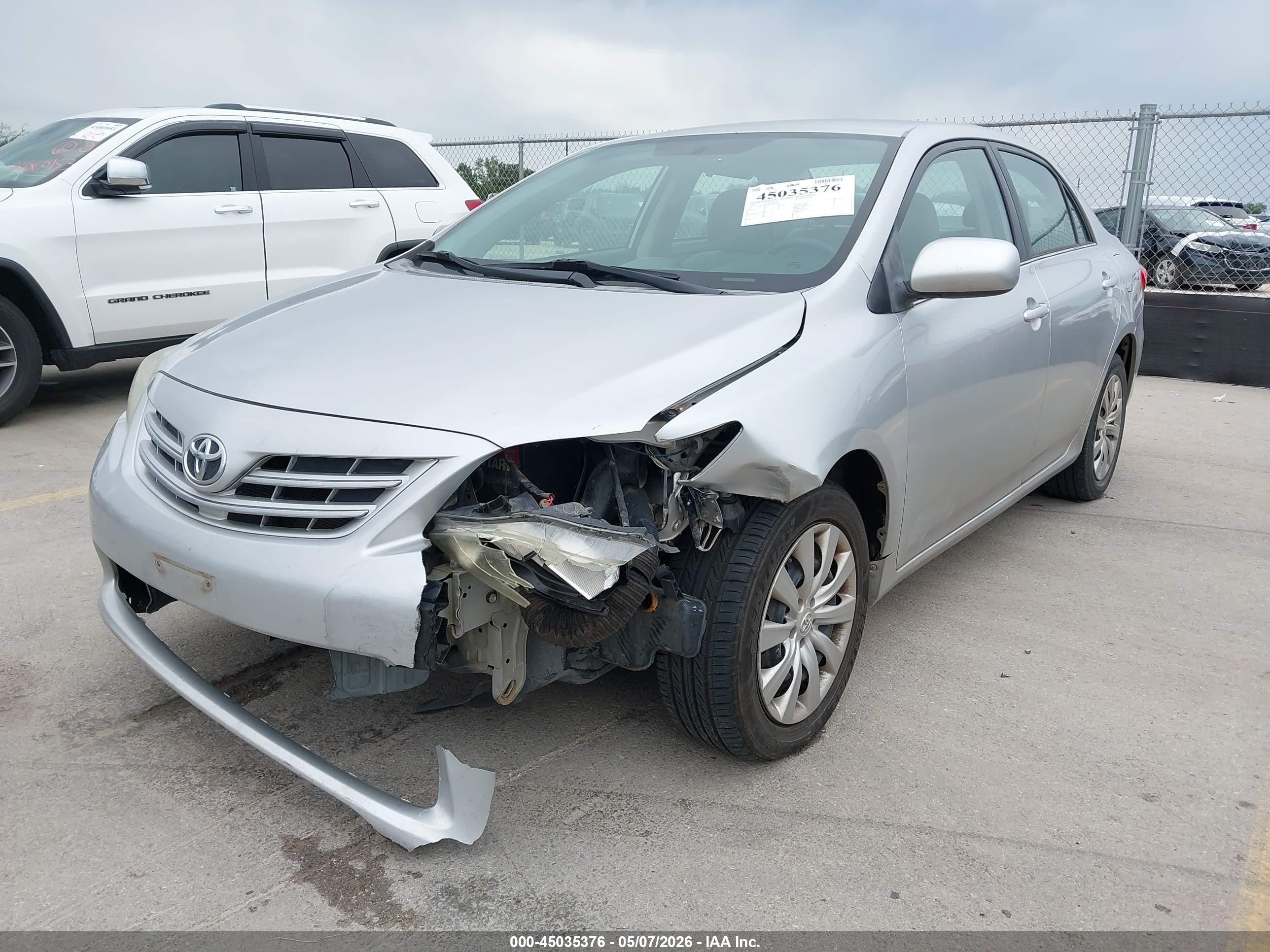2013 Toyota Corolla Le Silver vin: 5YFBU4EE9DP204428