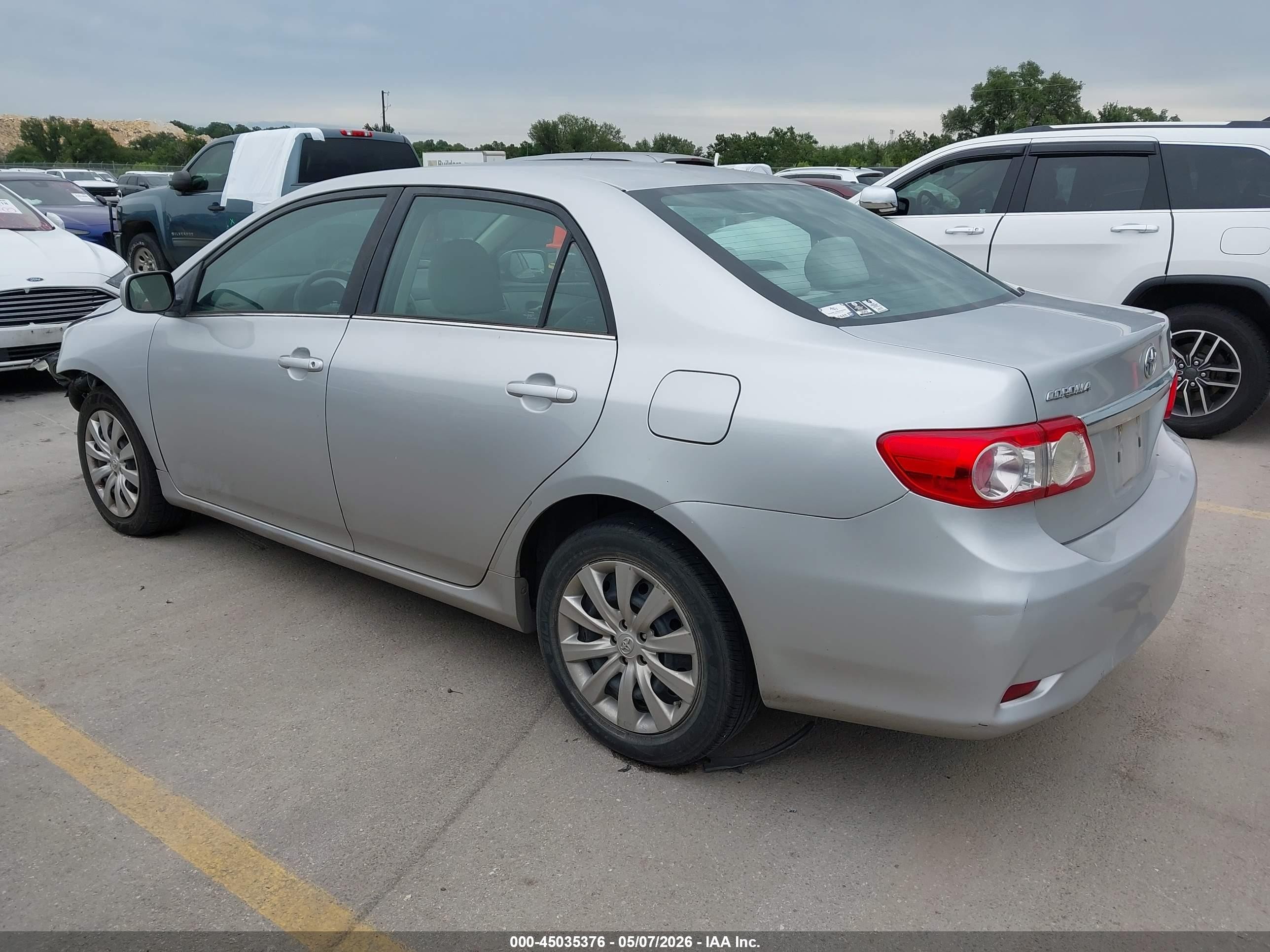 2013 Toyota Corolla Le Silver vin: 5YFBU4EE9DP204428