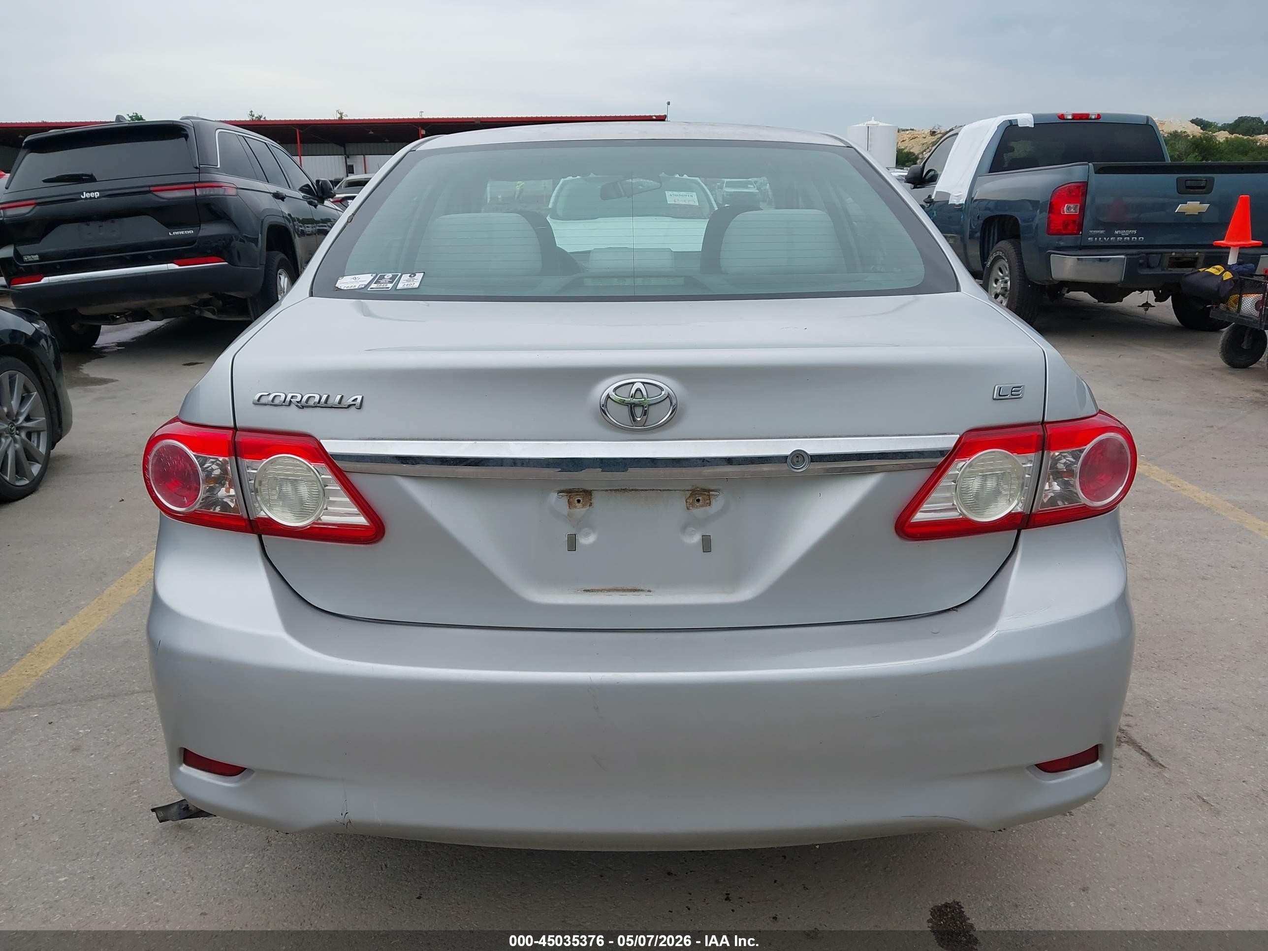 2013 Toyota Corolla Le Silver vin: 5YFBU4EE9DP204428