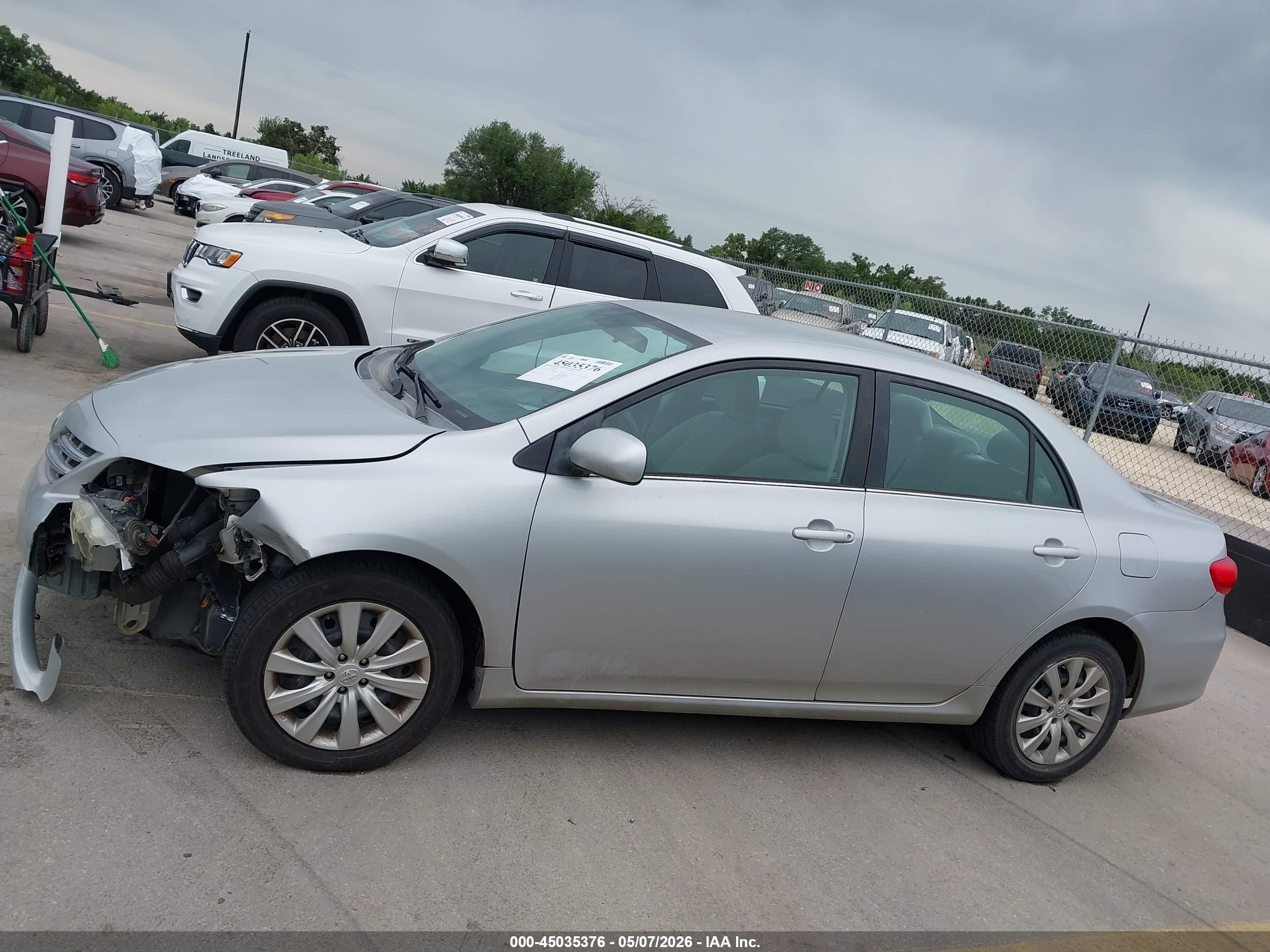 2013 Toyota Corolla Le Silver vin: 5YFBU4EE9DP204428
