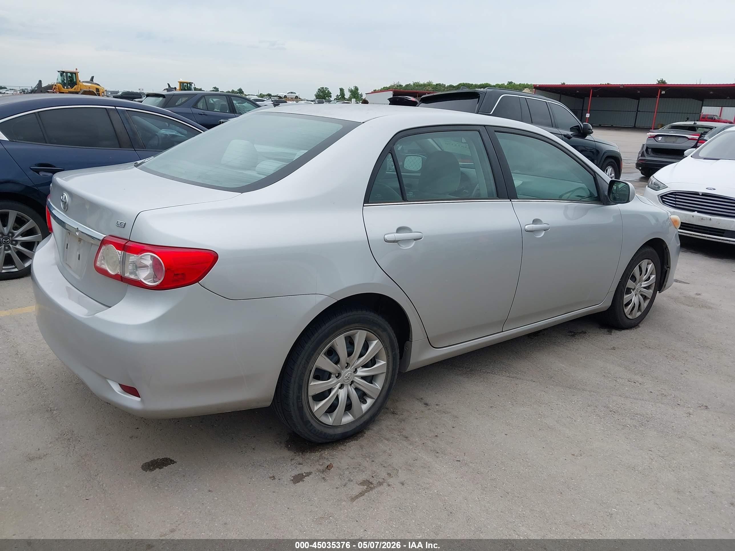 2013 Toyota Corolla Le Silver vin: 5YFBU4EE9DP204428