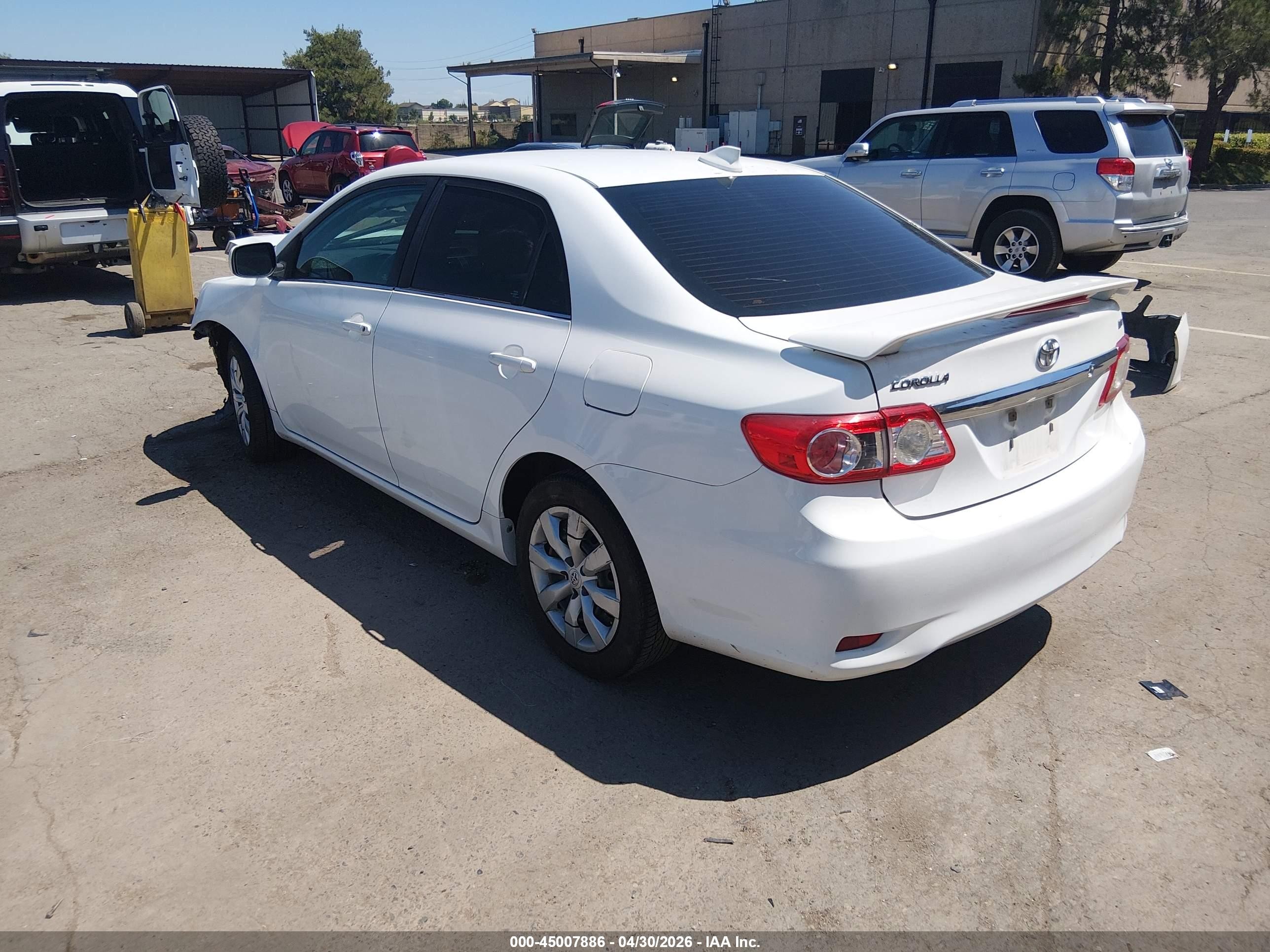 2013 Toyota Corolla Le White vin: 5YFBU4EE9DP209046