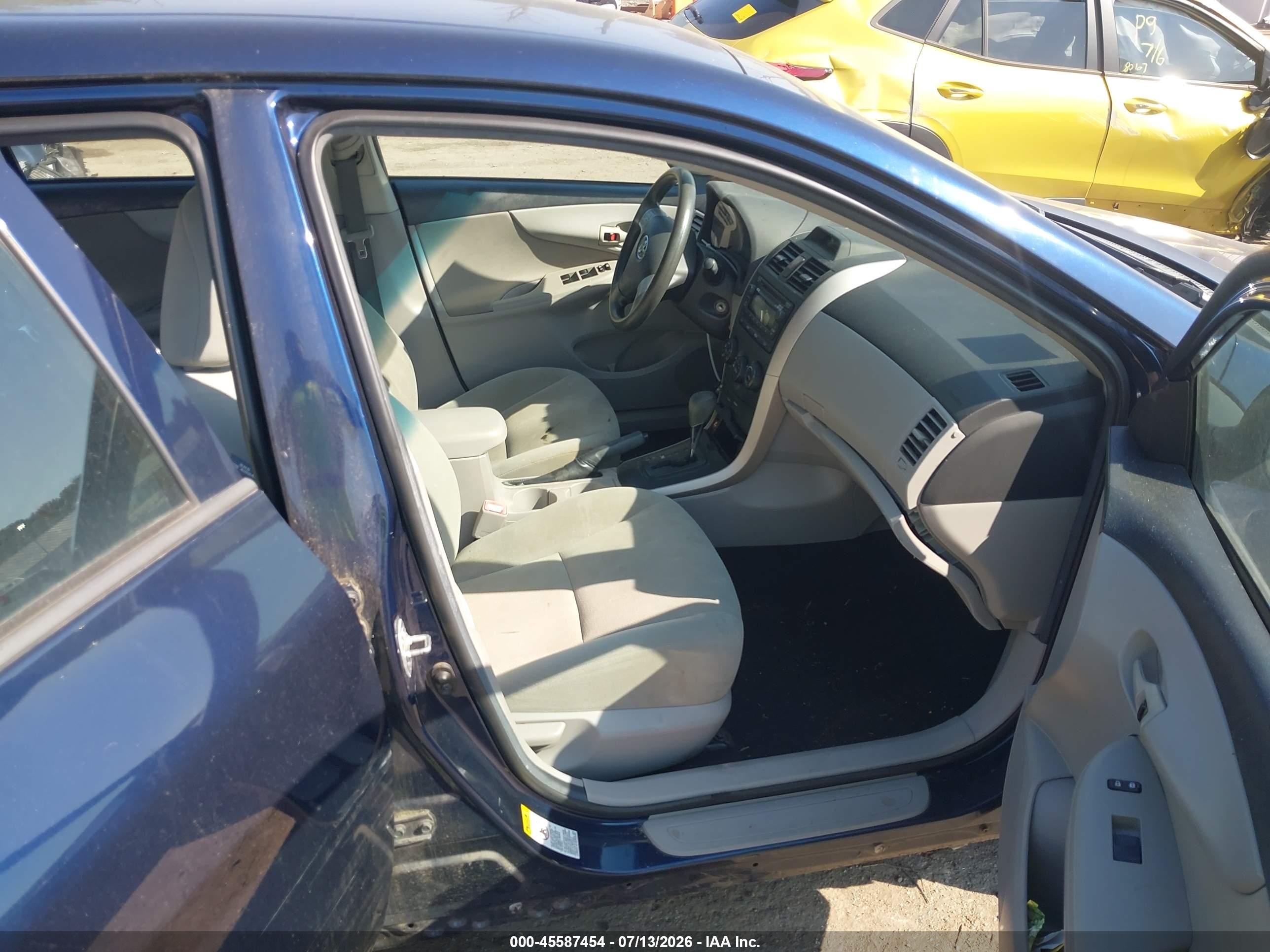 2013 Toyota Corolla L Blue vin: 5YFBU4EE9DP210407