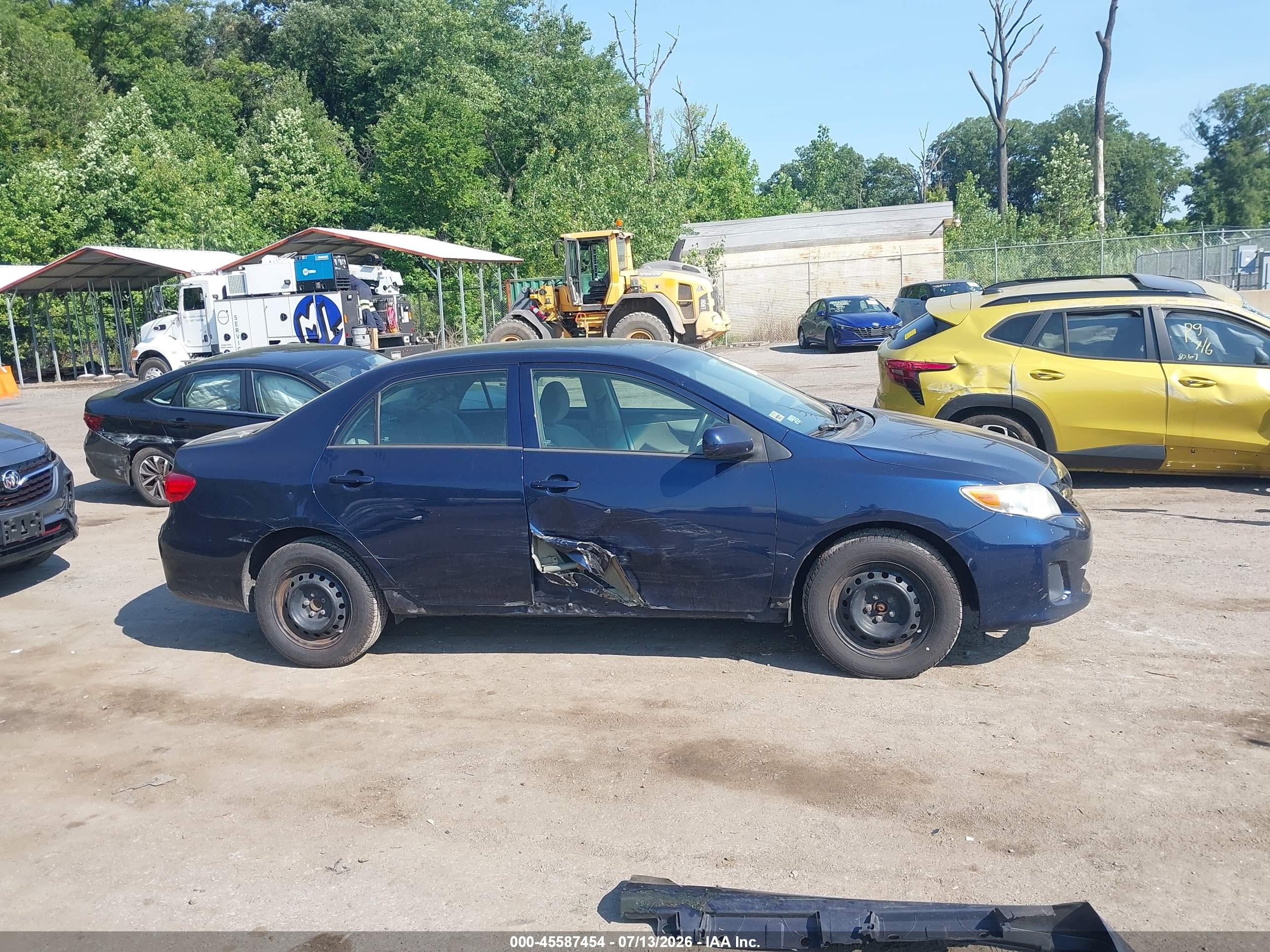 2013 Toyota Corolla L Blue vin: 5YFBU4EE9DP210407