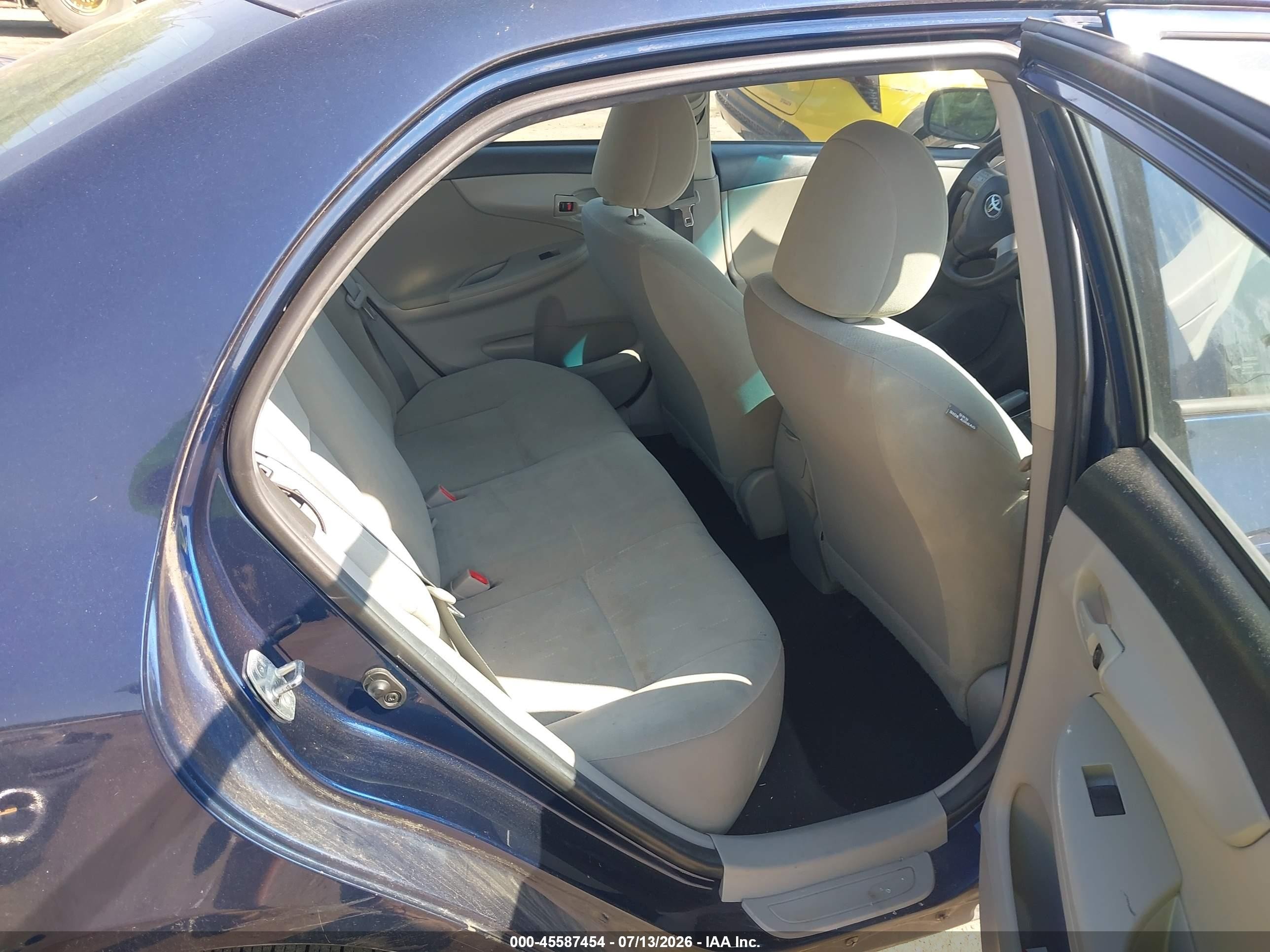 2013 Toyota Corolla L Blue vin: 5YFBU4EE9DP210407