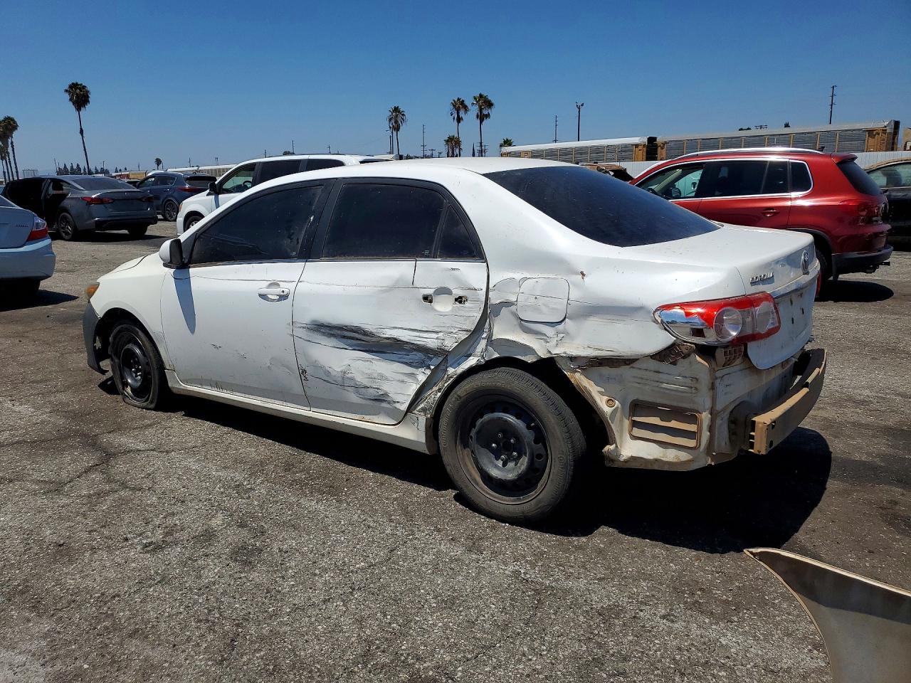 2013 Toyota Corolla Le White vin: 5YFBU4EE9DP211086