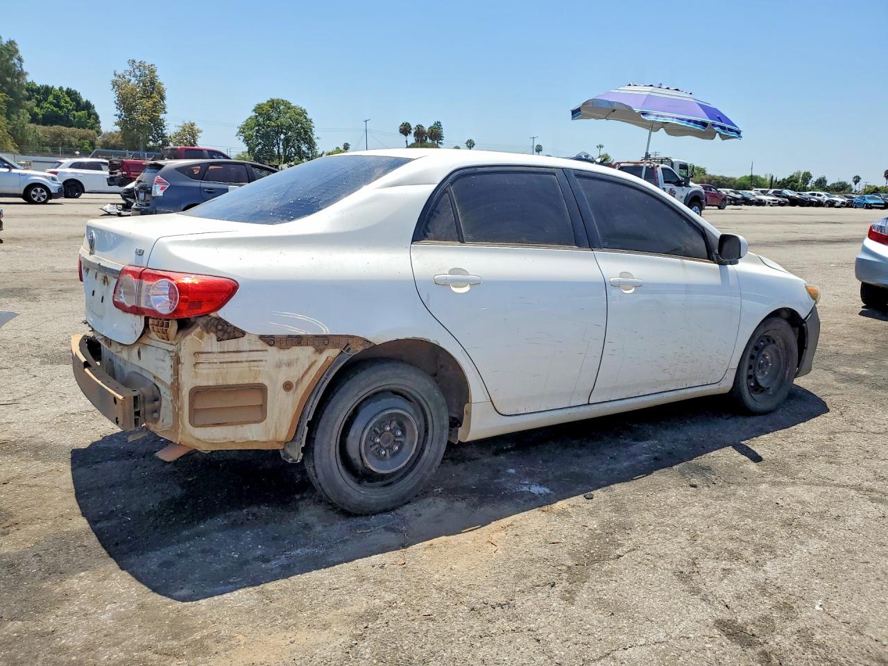 2013 Toyota Corolla Le White vin: 5YFBU4EE9DP211086