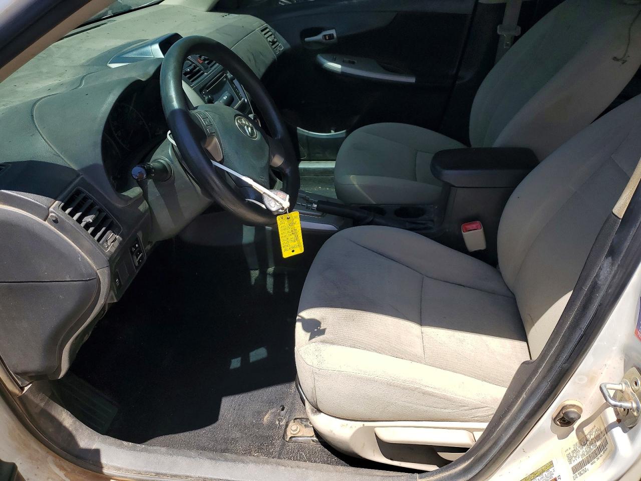2013 Toyota Corolla Le White vin: 5YFBU4EE9DP211086