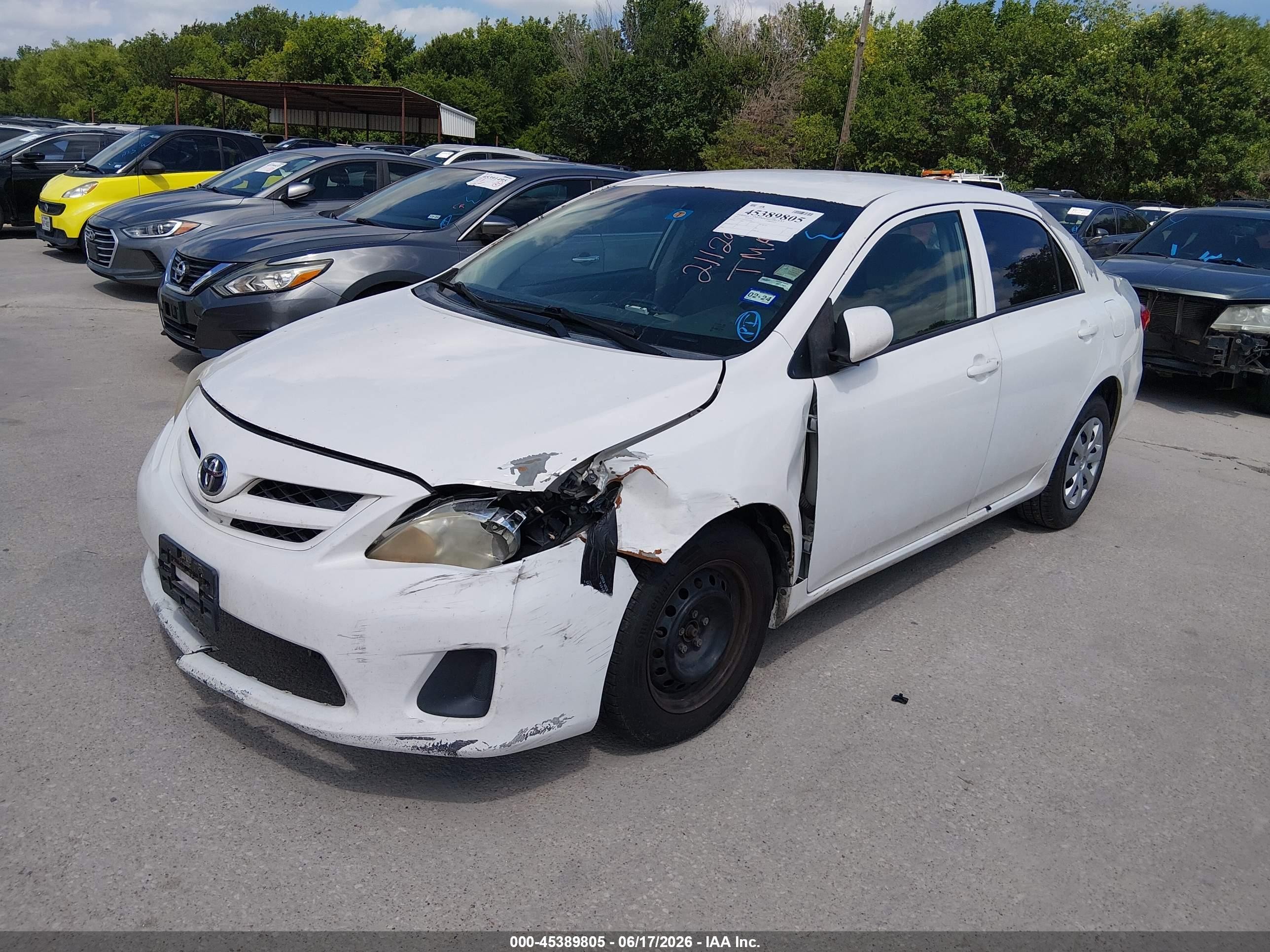 2013 Toyota Corolla L White vin: 5YFBU4EE9DP211296