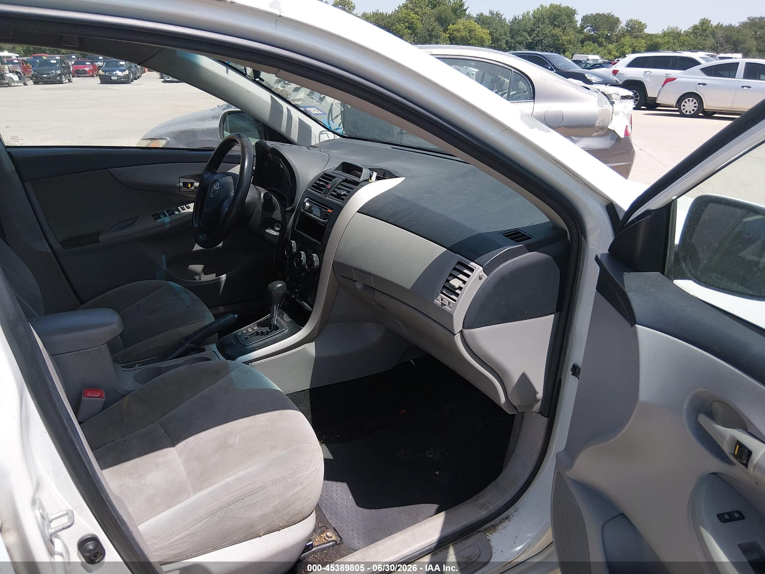 2013 Toyota Corolla L White vin: 5YFBU4EE9DP211296