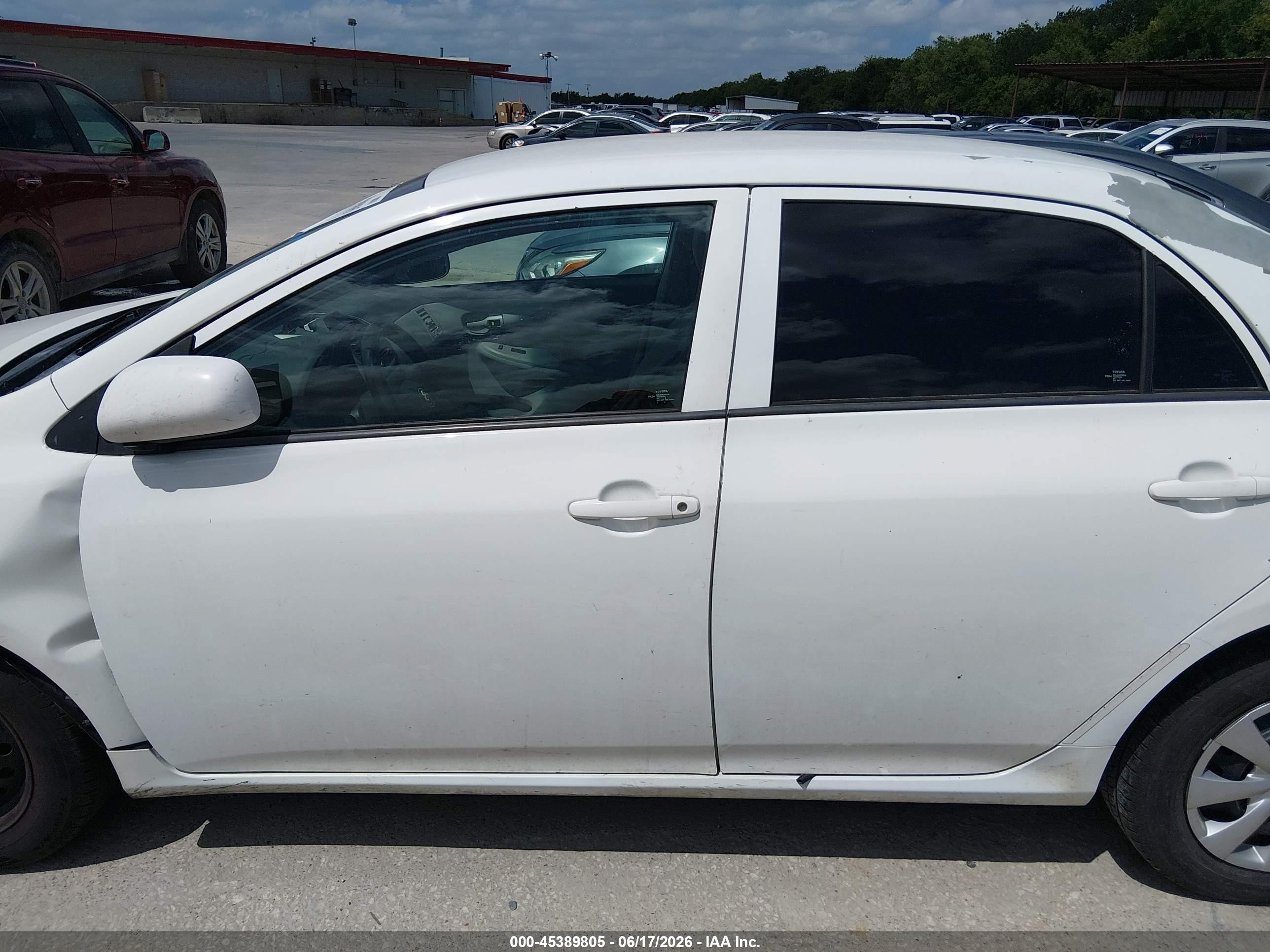 2013 Toyota Corolla L White vin: 5YFBU4EE9DP211296