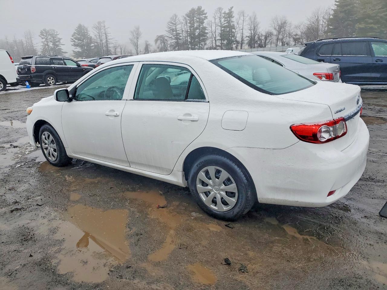 2013 Toyota Corolla L White vin: 5YFBU4EE9DP224405