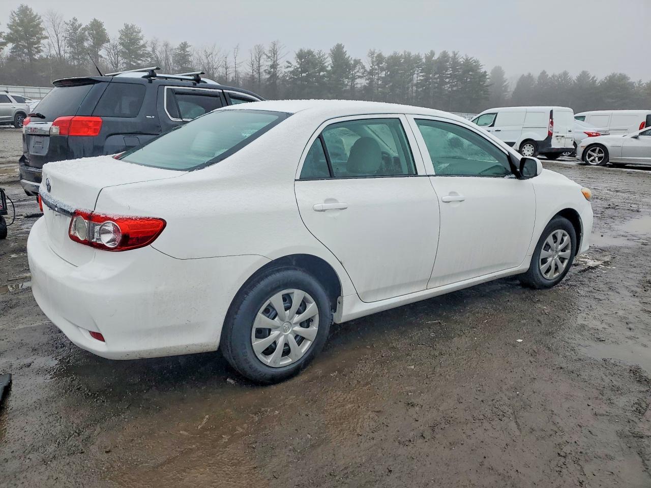 2013 Toyota Corolla L White vin: 5YFBU4EE9DP224405