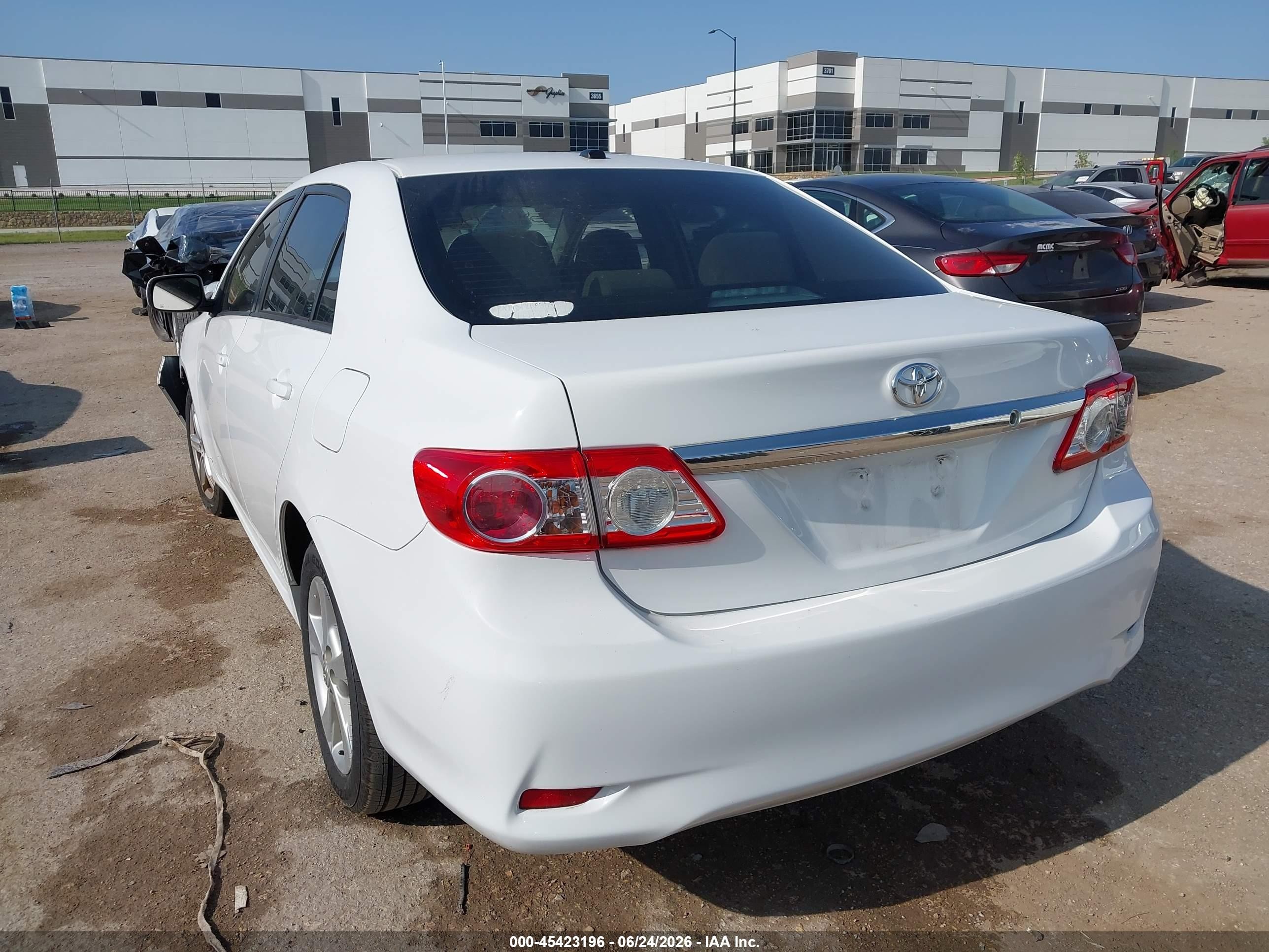 2012 Toyota Corolla Le White vin: 5YFBU4EEXCP005175
