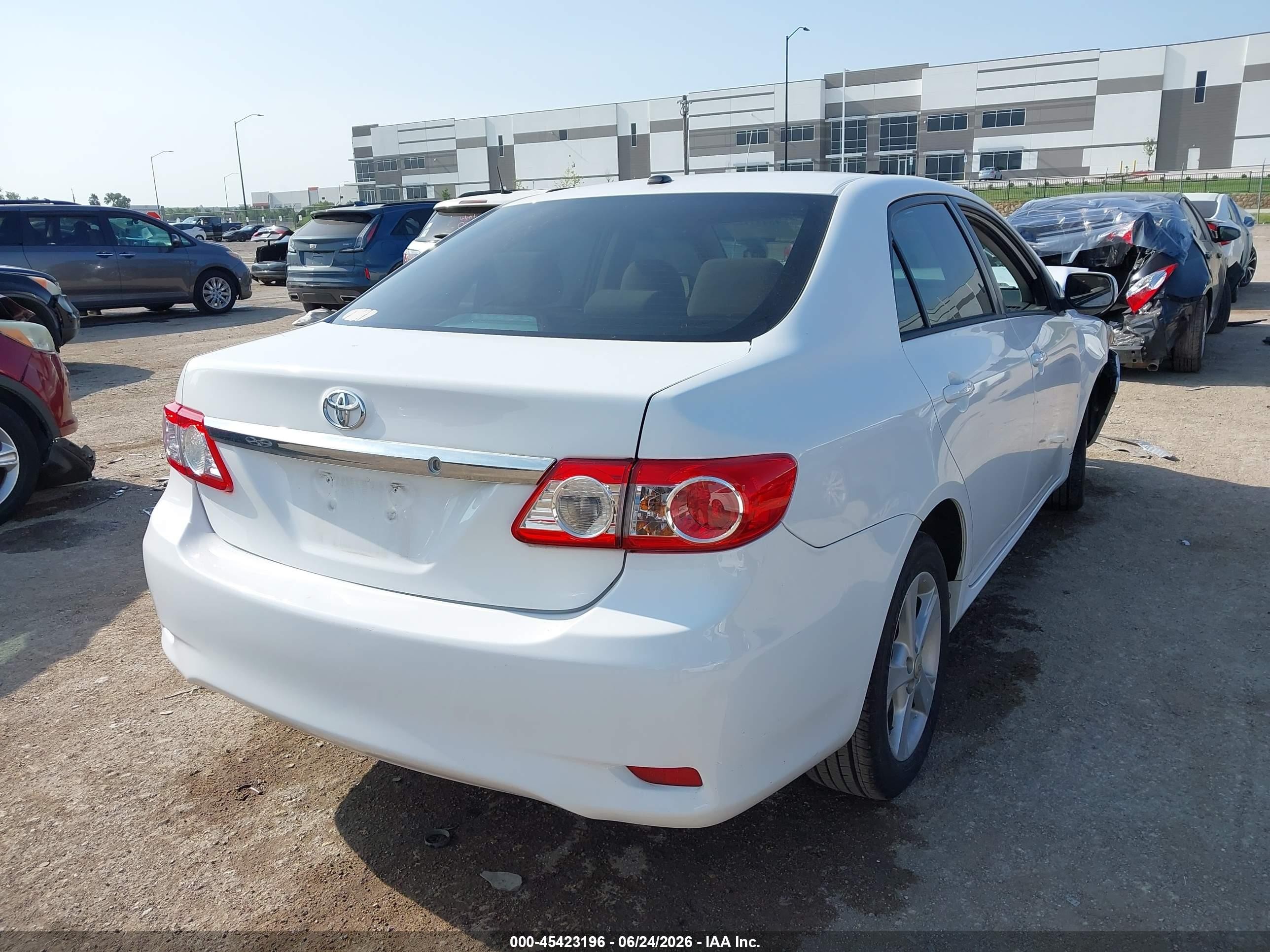 2012 Toyota Corolla Le White vin: 5YFBU4EEXCP005175