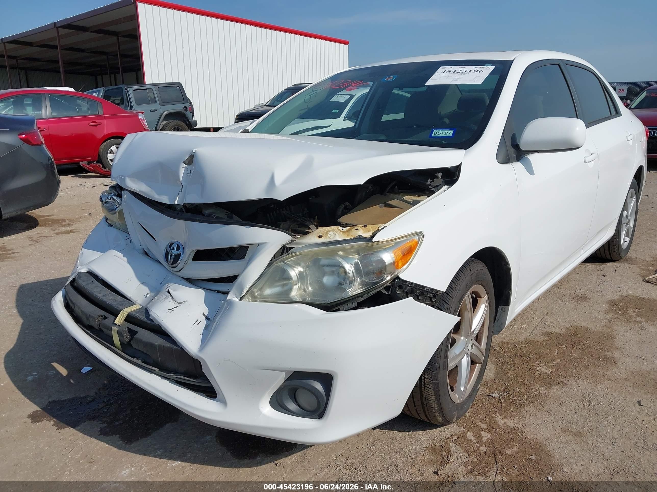 2012 Toyota Corolla Le White vin: 5YFBU4EEXCP005175