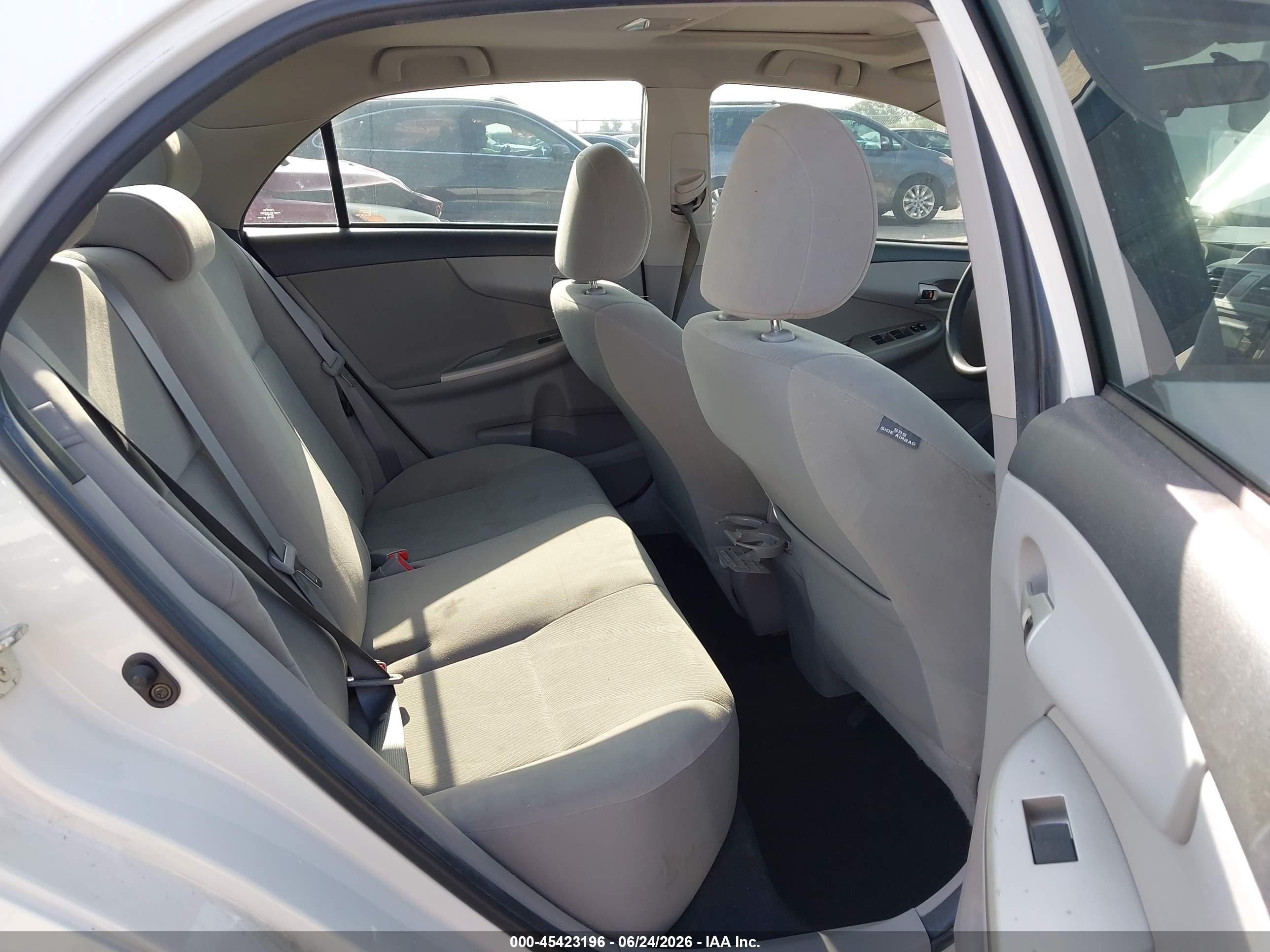 2012 Toyota Corolla Le White vin: 5YFBU4EEXCP005175