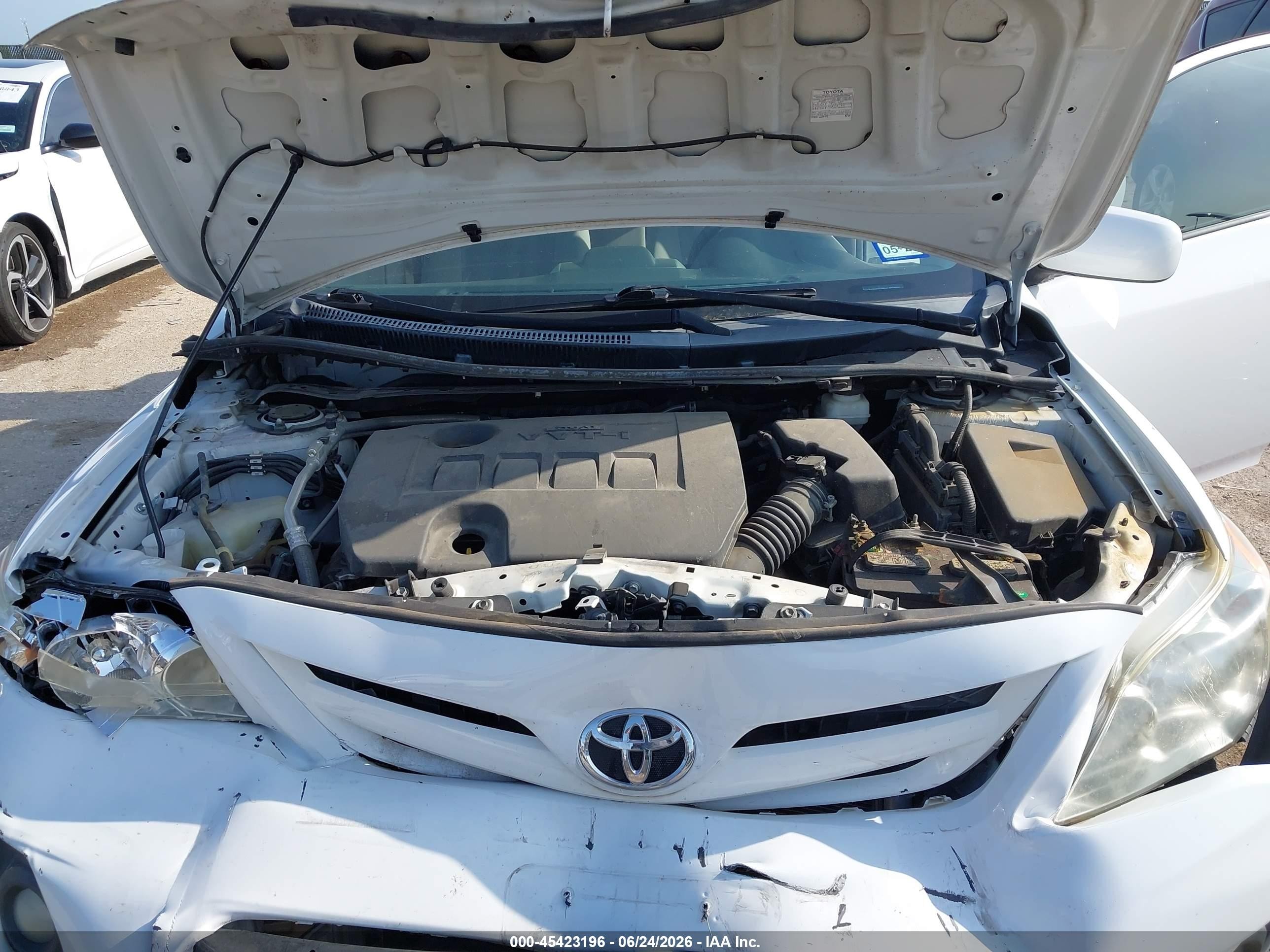 2012 Toyota Corolla Le White vin: 5YFBU4EEXCP005175