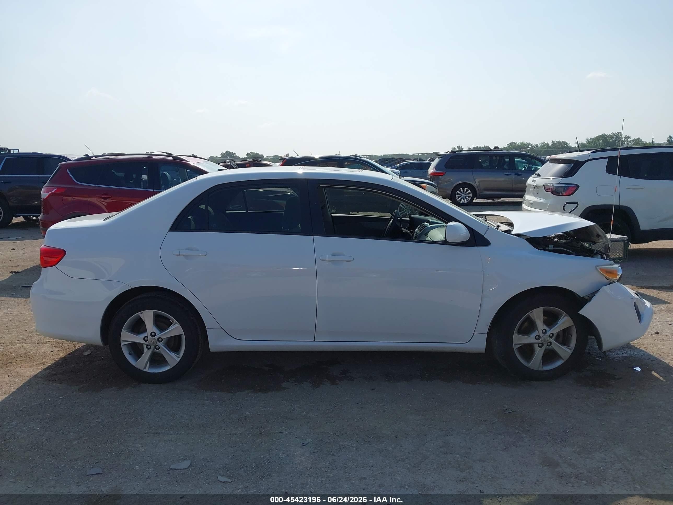 2012 Toyota Corolla Le White vin: 5YFBU4EEXCP005175