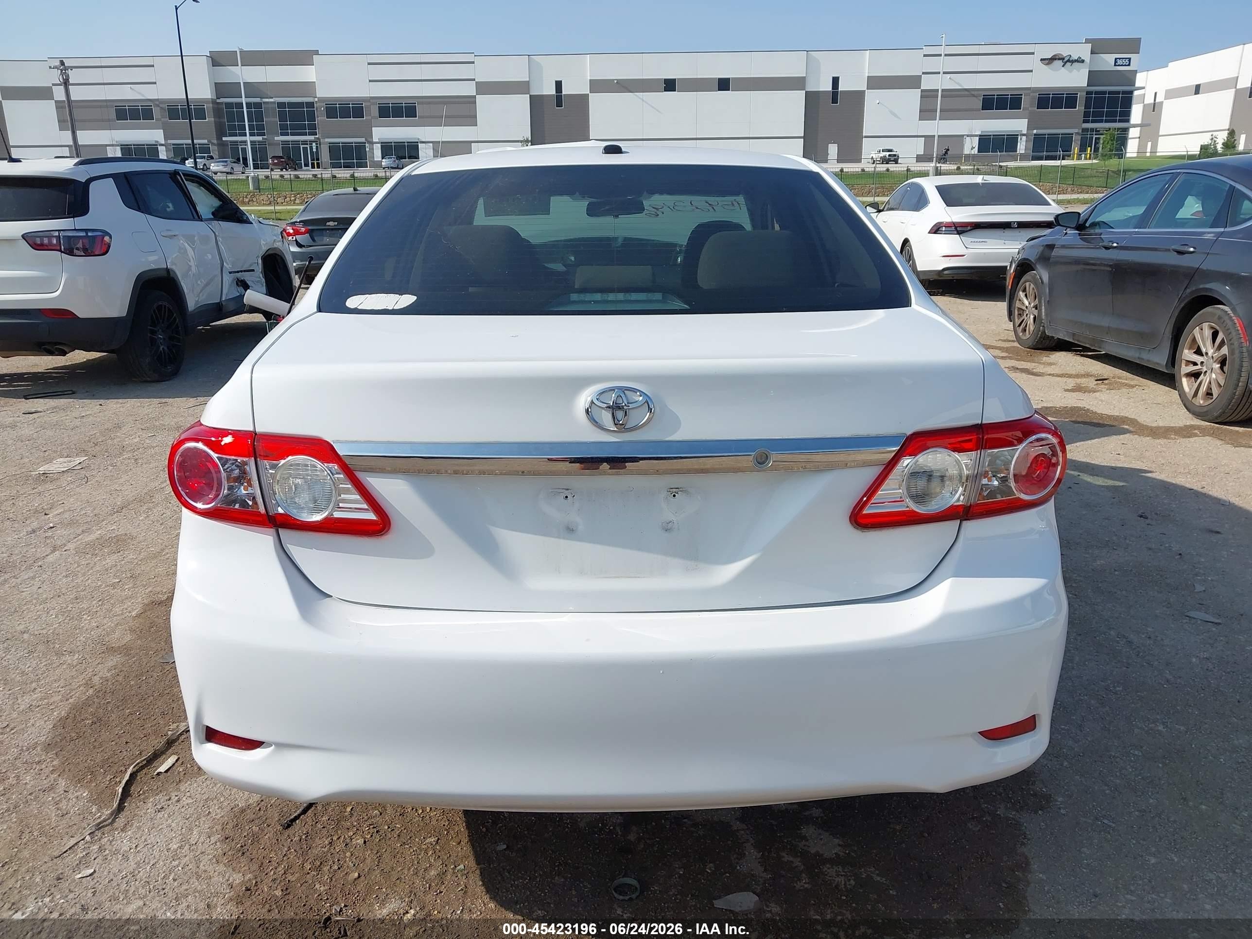 2012 Toyota Corolla Le White vin: 5YFBU4EEXCP005175