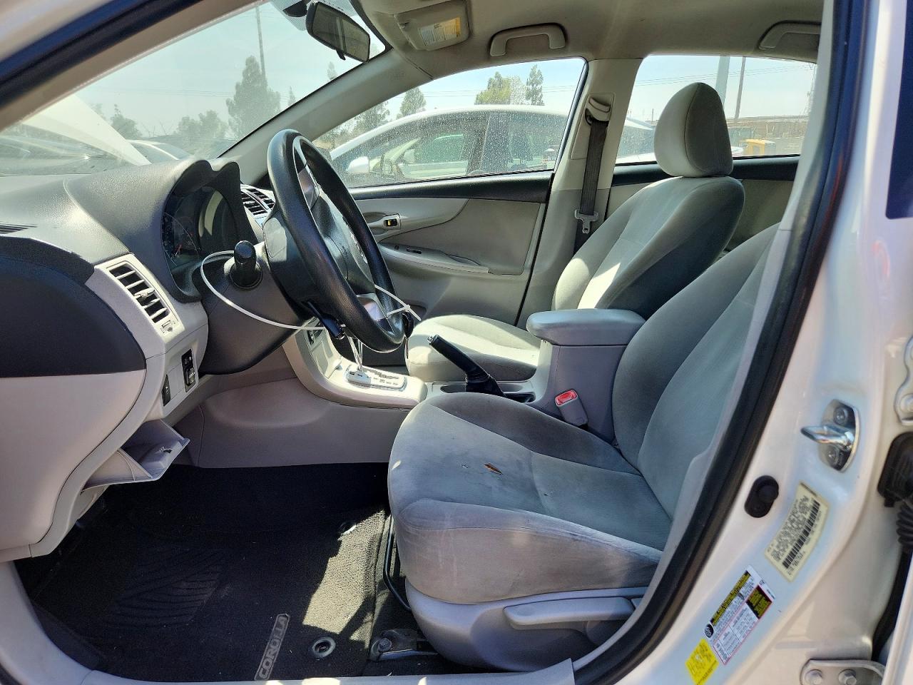 2012 Toyota Corolla Le White vin: 5YFBU4EEXCP039245