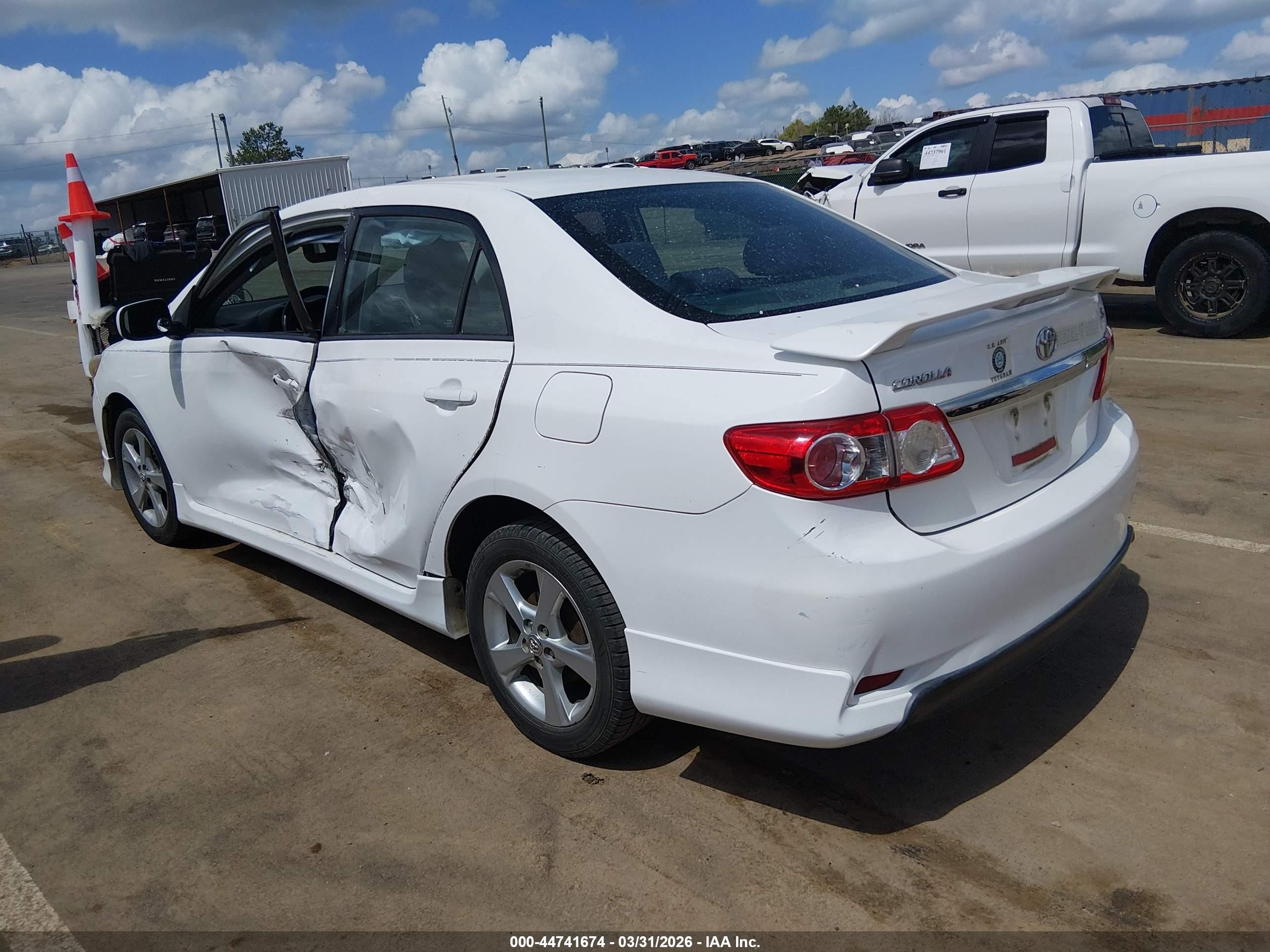 2012 Toyota Corolla S White vin: 5YFBU4EEXCP056790