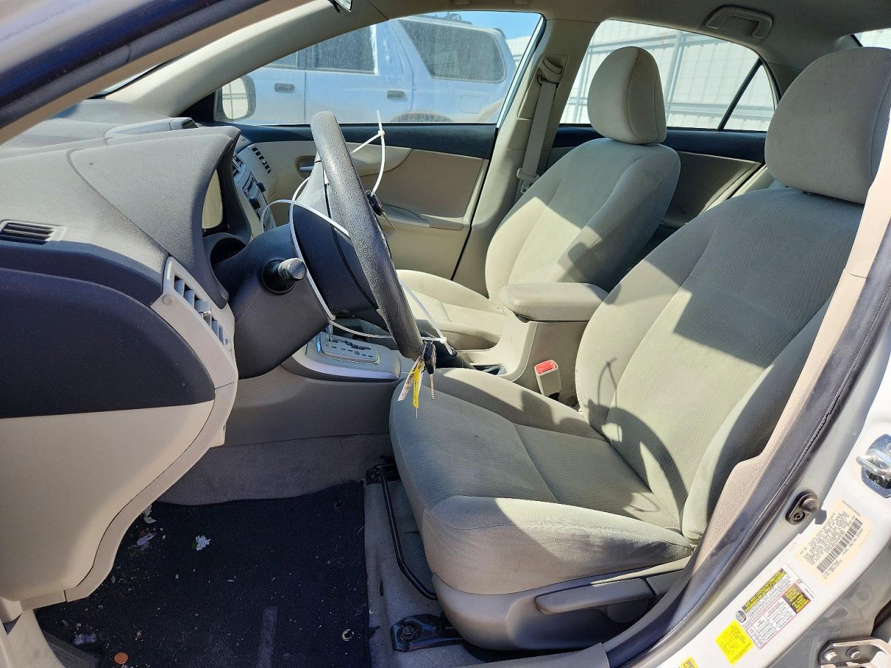 2012 Toyota Corolla Le White vin: 5YFBU4EEXCP070303