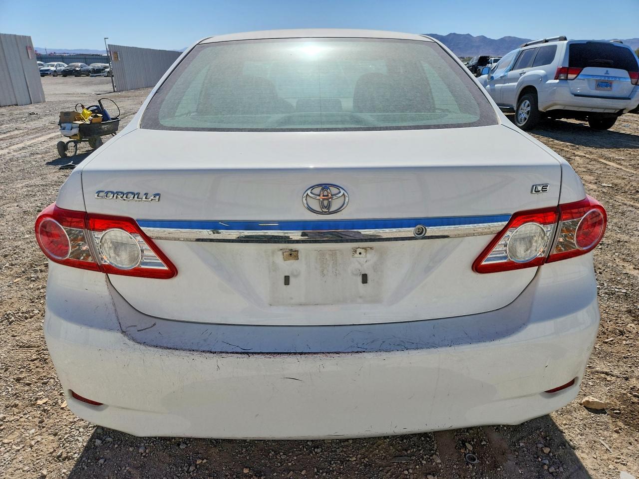 2012 Toyota Corolla Le White vin: 5YFBU4EEXCP070303