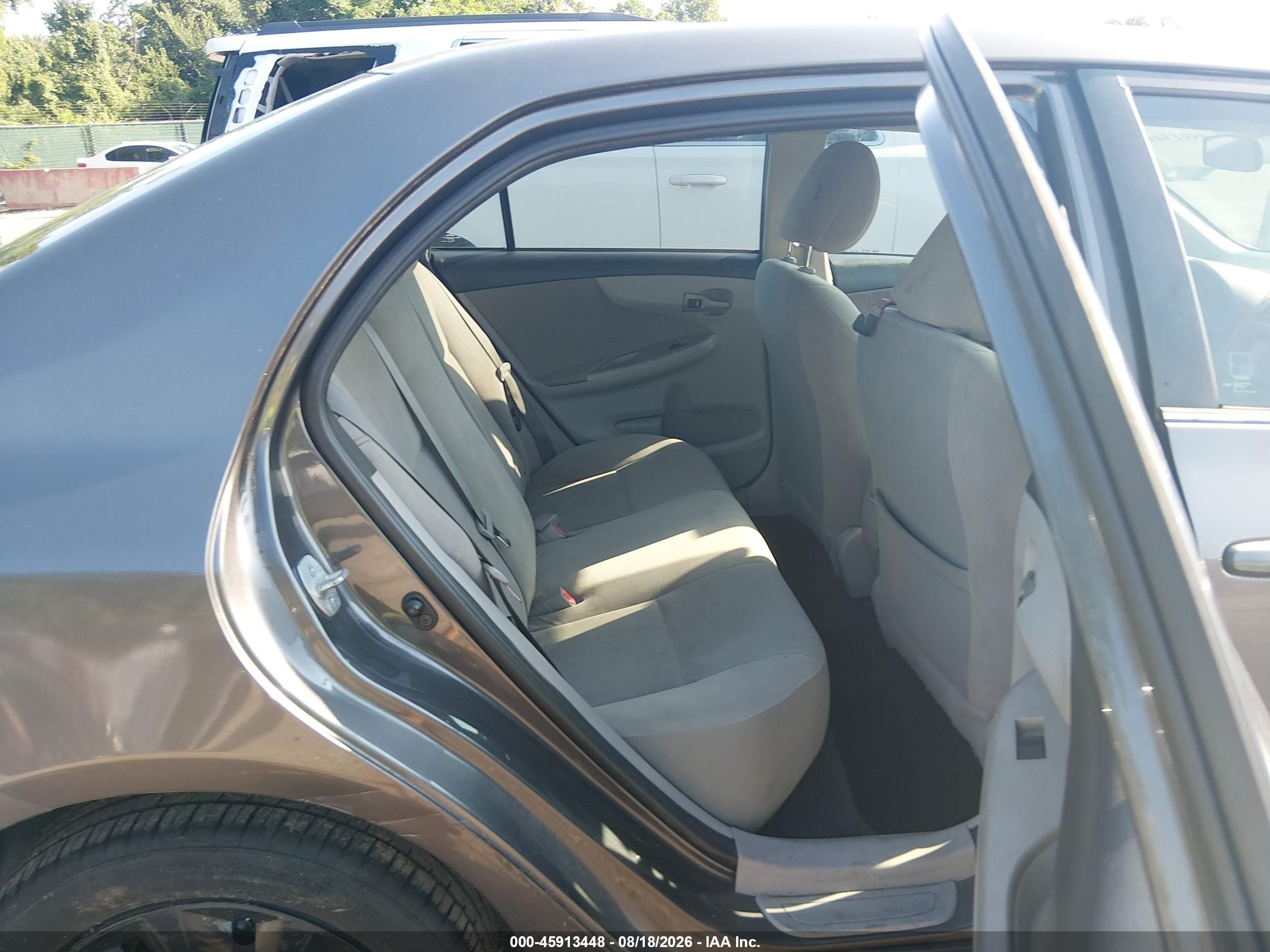 2013 Toyota Corolla Le Gray vin: 5YFBU4EEXDP078063