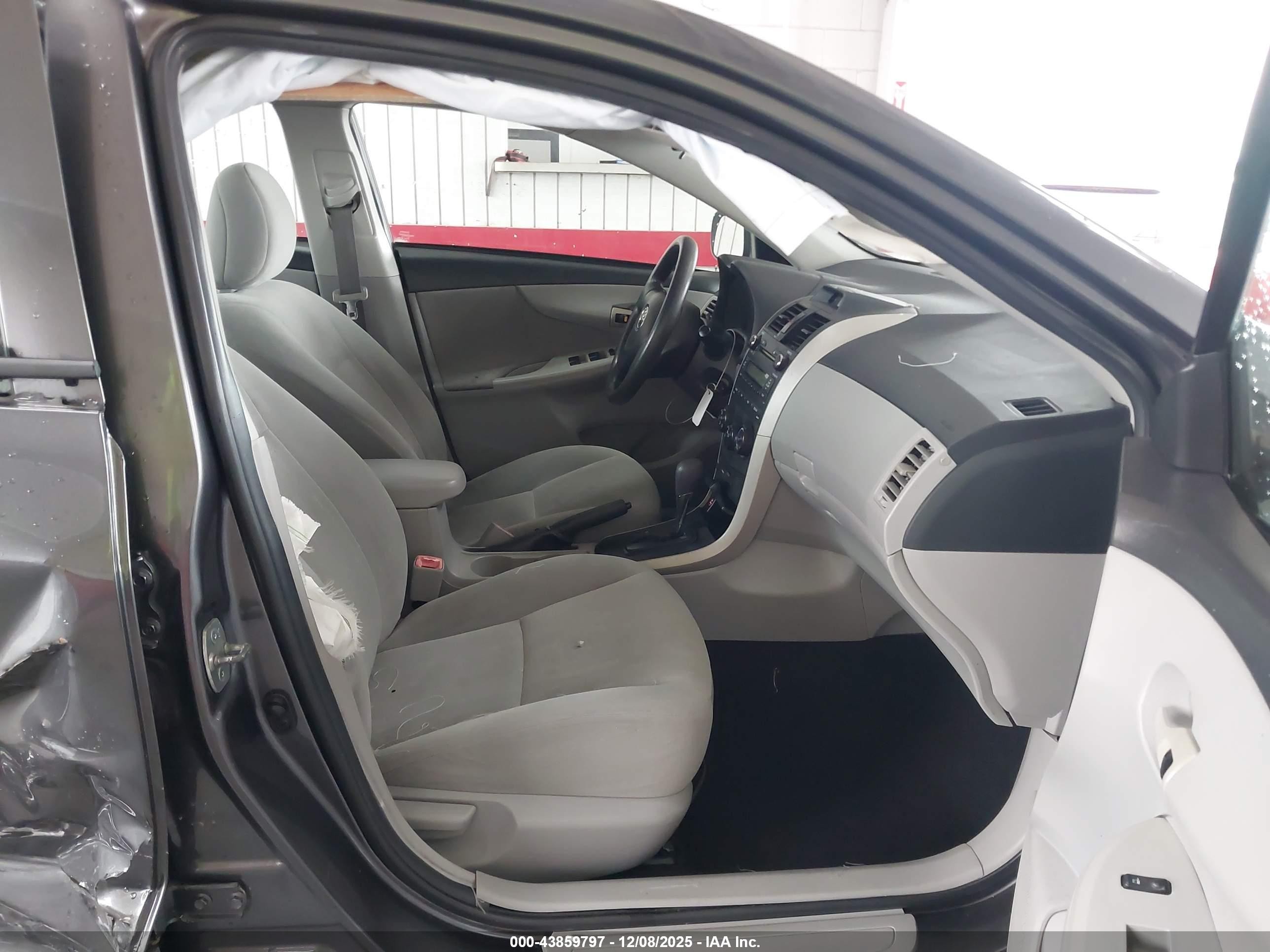 2013 Toyota Corolla L Gray vin: 5YFBU4EEXDP082789