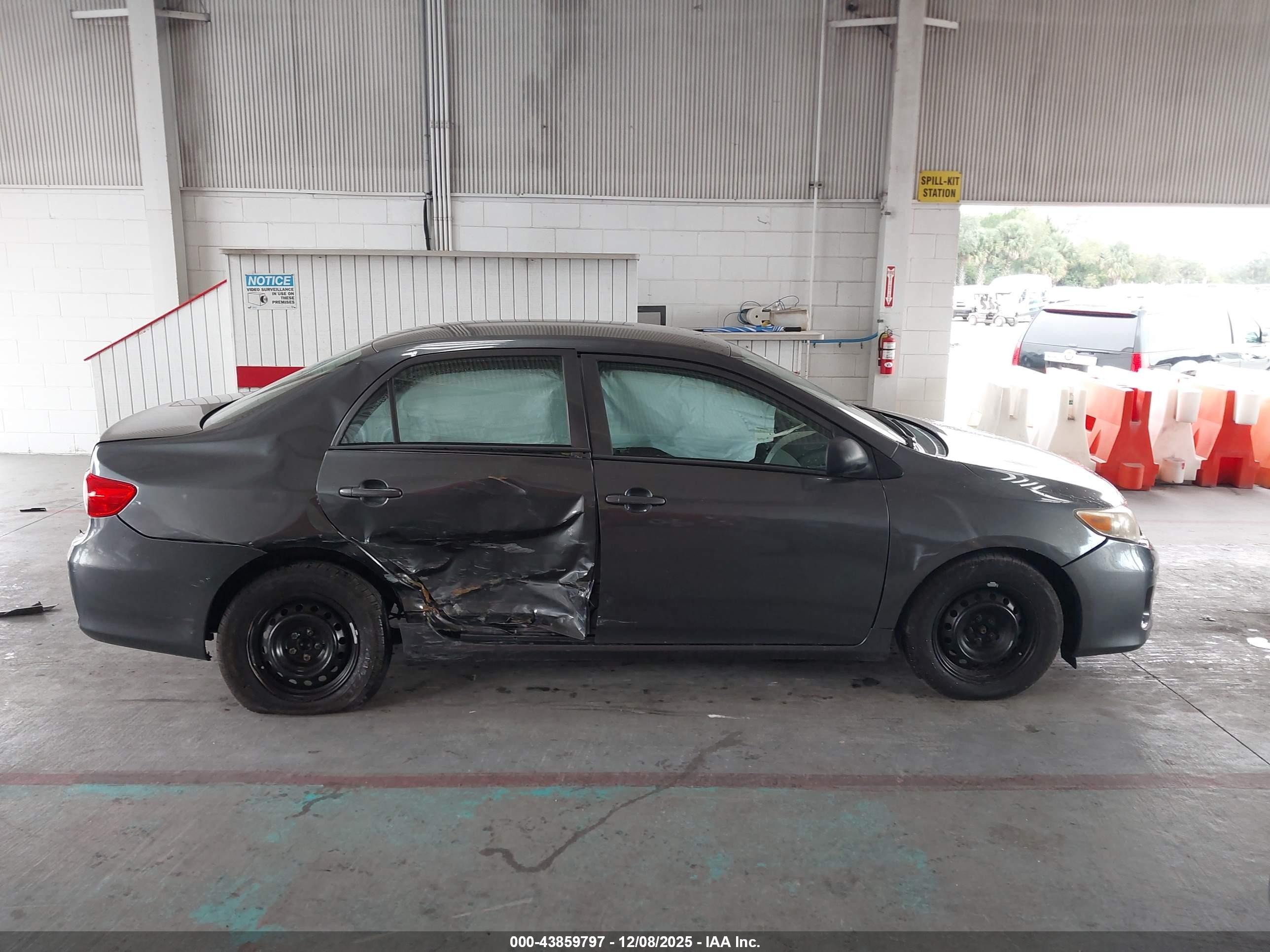 2013 Toyota Corolla L Gray vin: 5YFBU4EEXDP082789