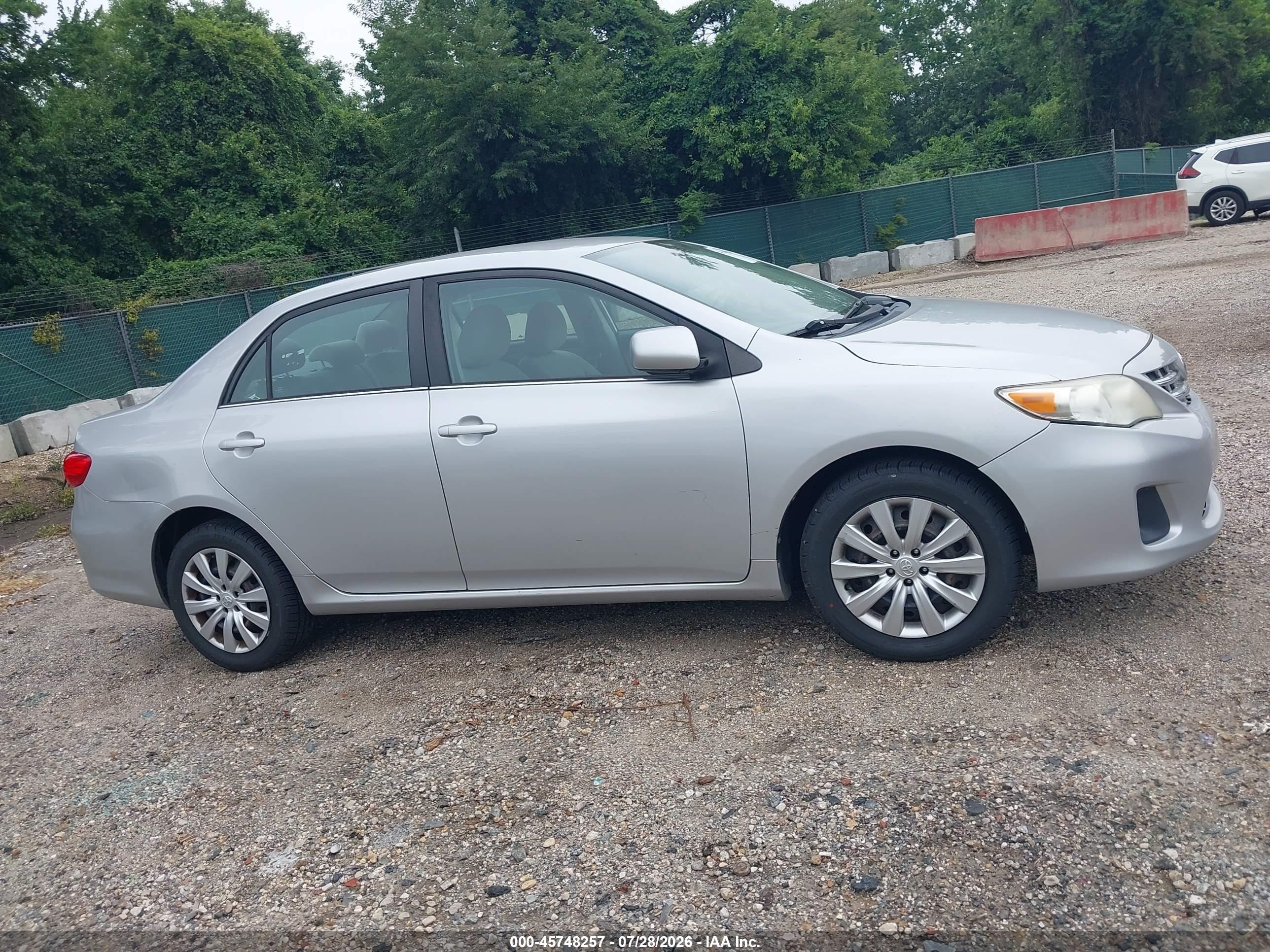 2013 Toyota Corolla Le Silver vin: 5YFBU4EEXDP097437