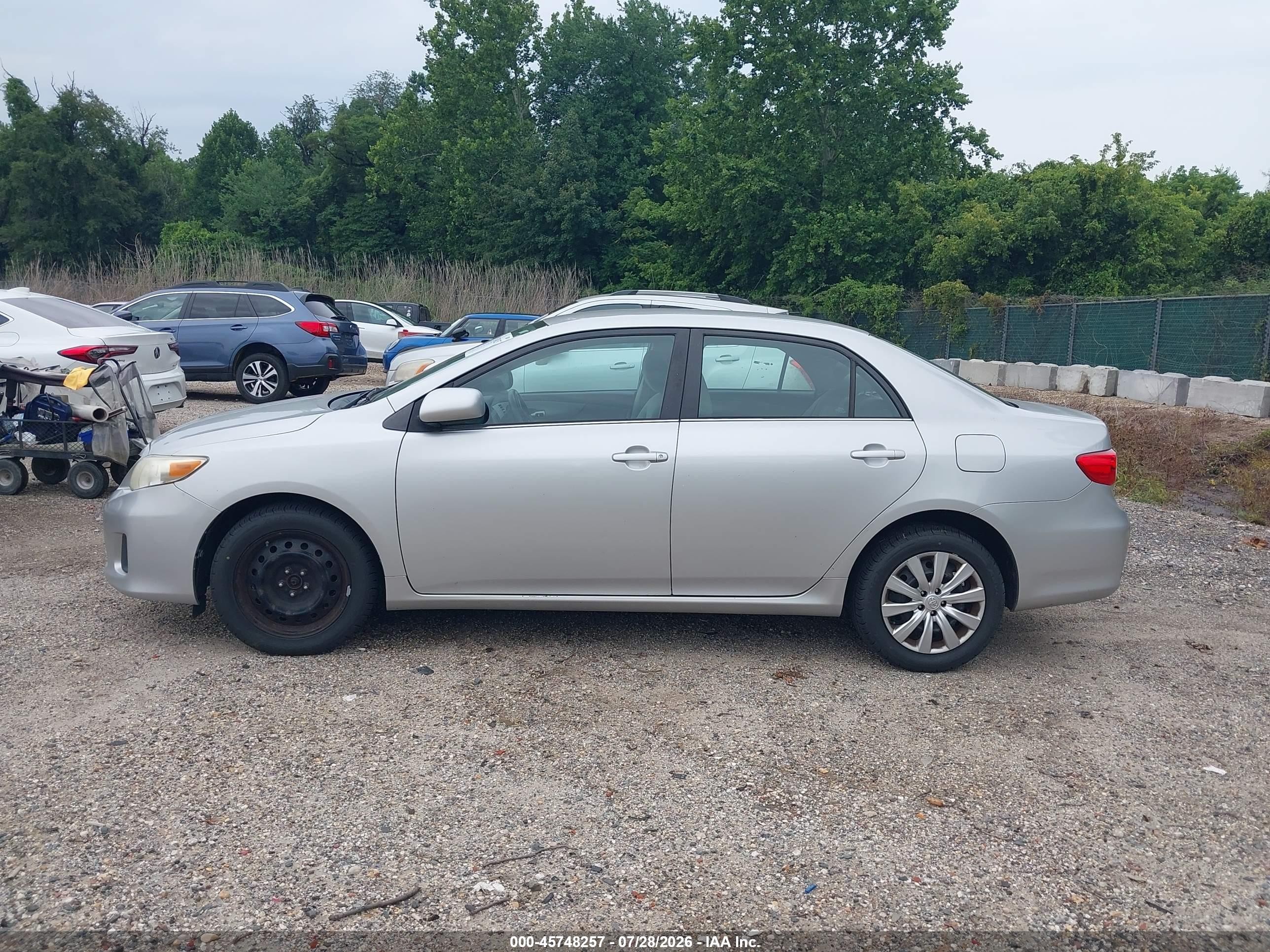 2013 Toyota Corolla Le Silver vin: 5YFBU4EEXDP097437