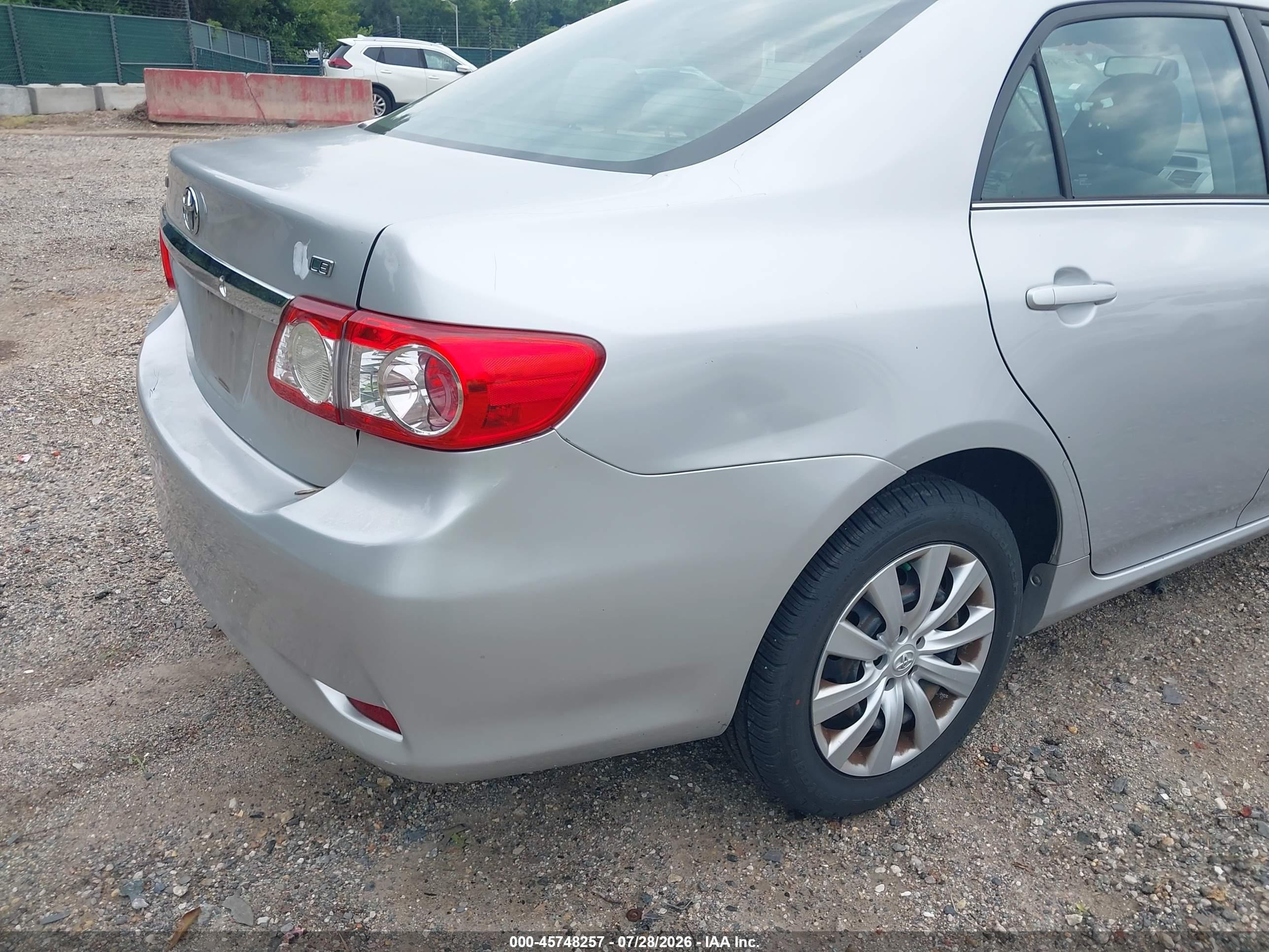2013 Toyota Corolla Le Silver vin: 5YFBU4EEXDP097437