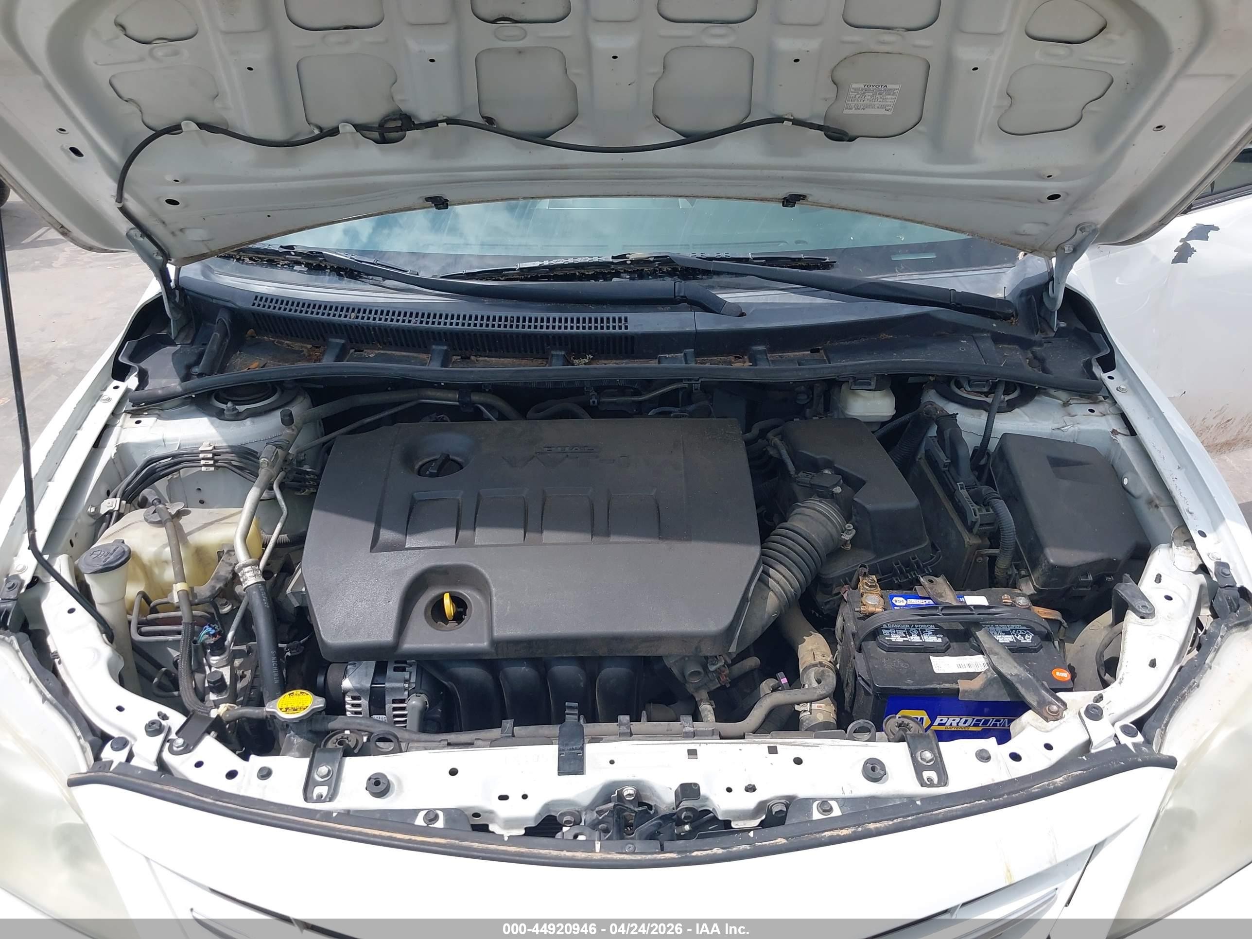 2013 Toyota Corolla Le White vin: 5YFBU4EEXDP114477