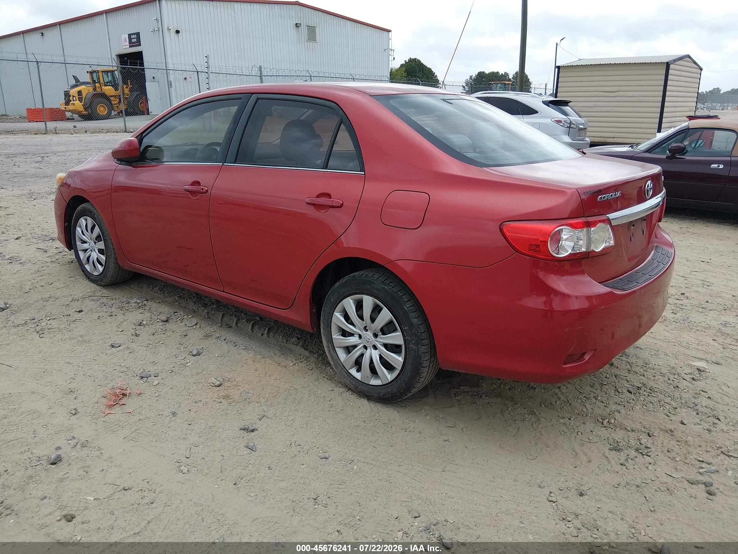 2013 Toyota Corolla Le Red vin: 5YFBU4EEXDP120179