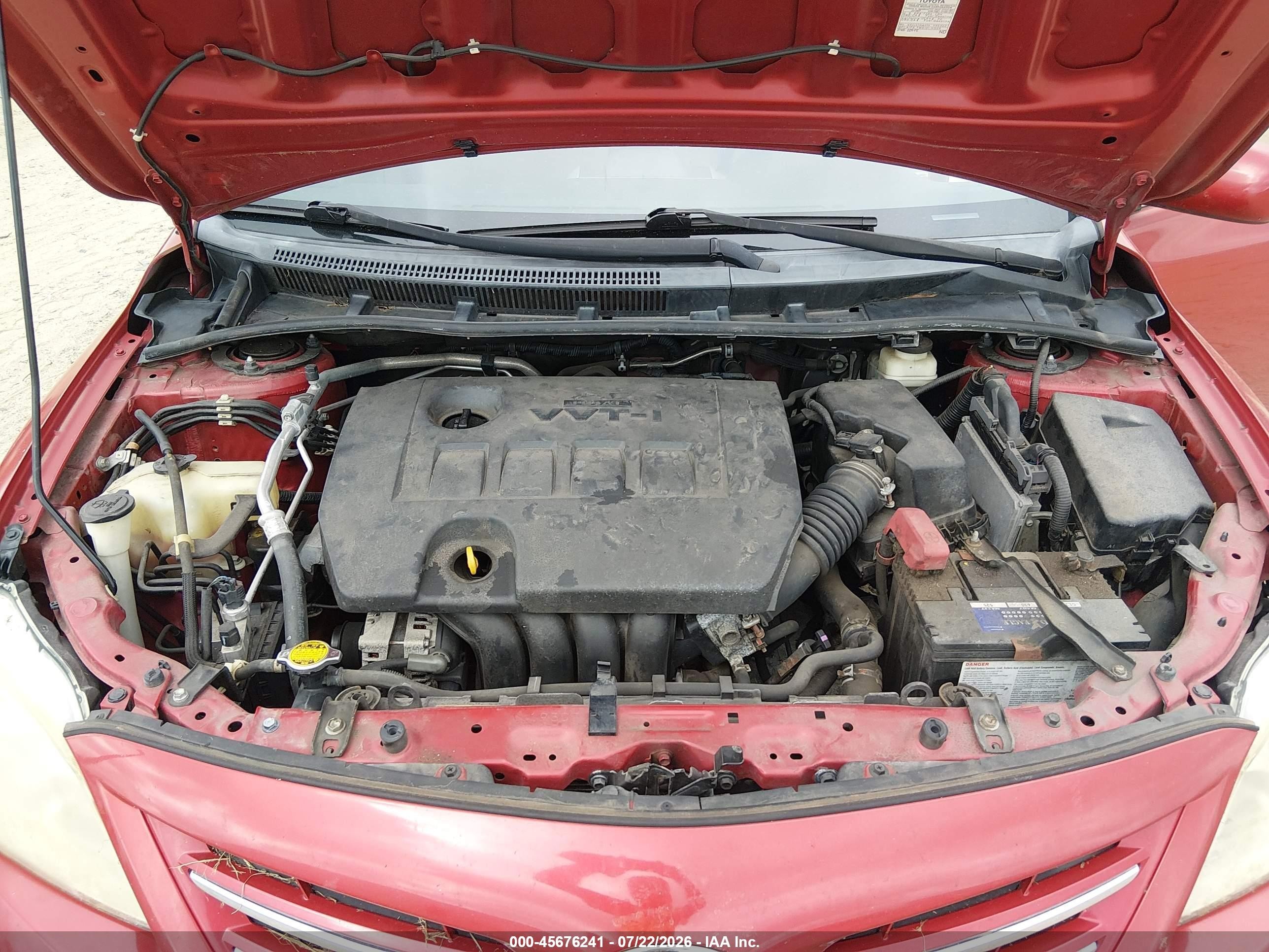 2013 Toyota Corolla Le Red vin: 5YFBU4EEXDP120179