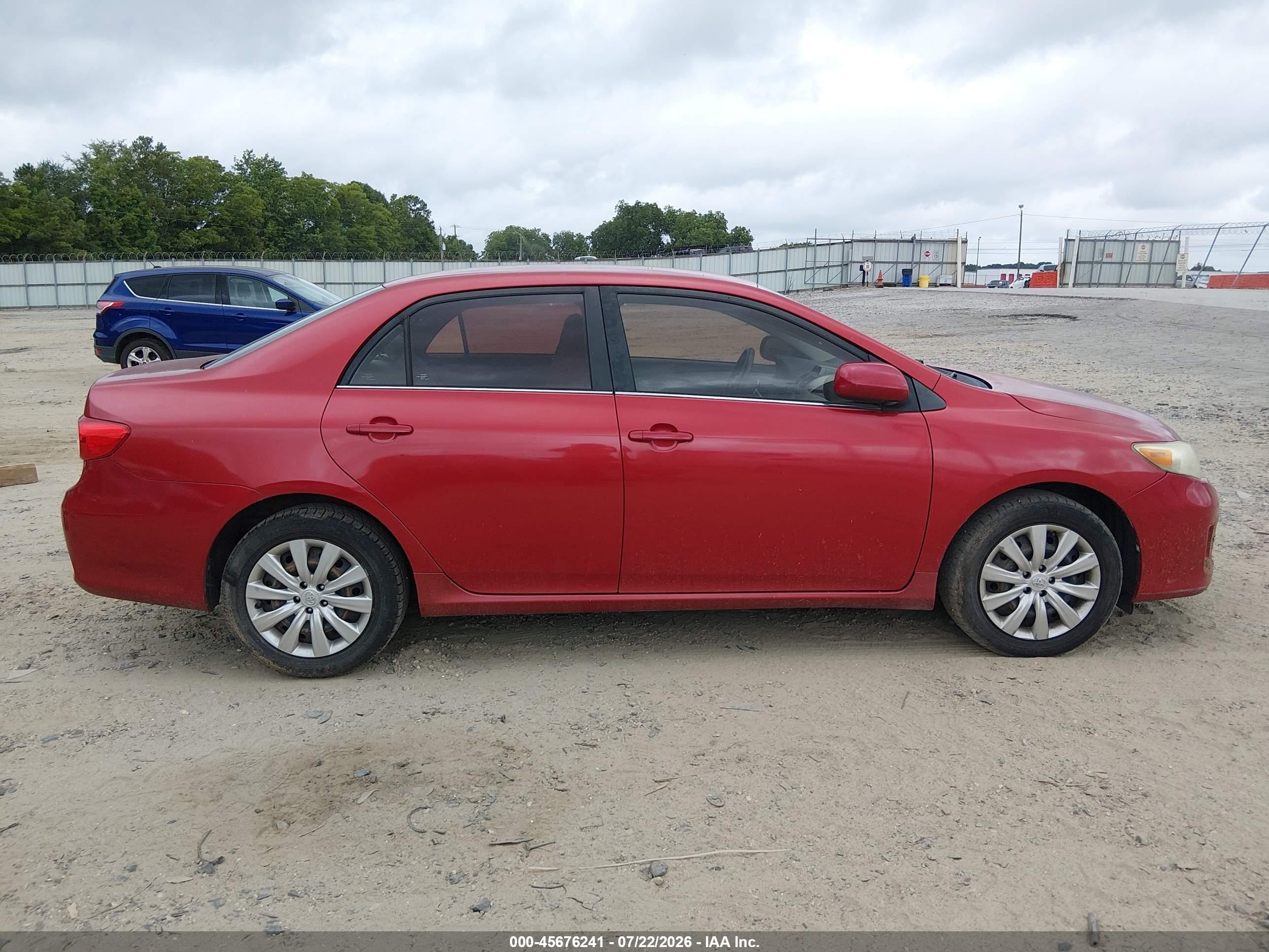 2013 Toyota Corolla Le Red vin: 5YFBU4EEXDP120179