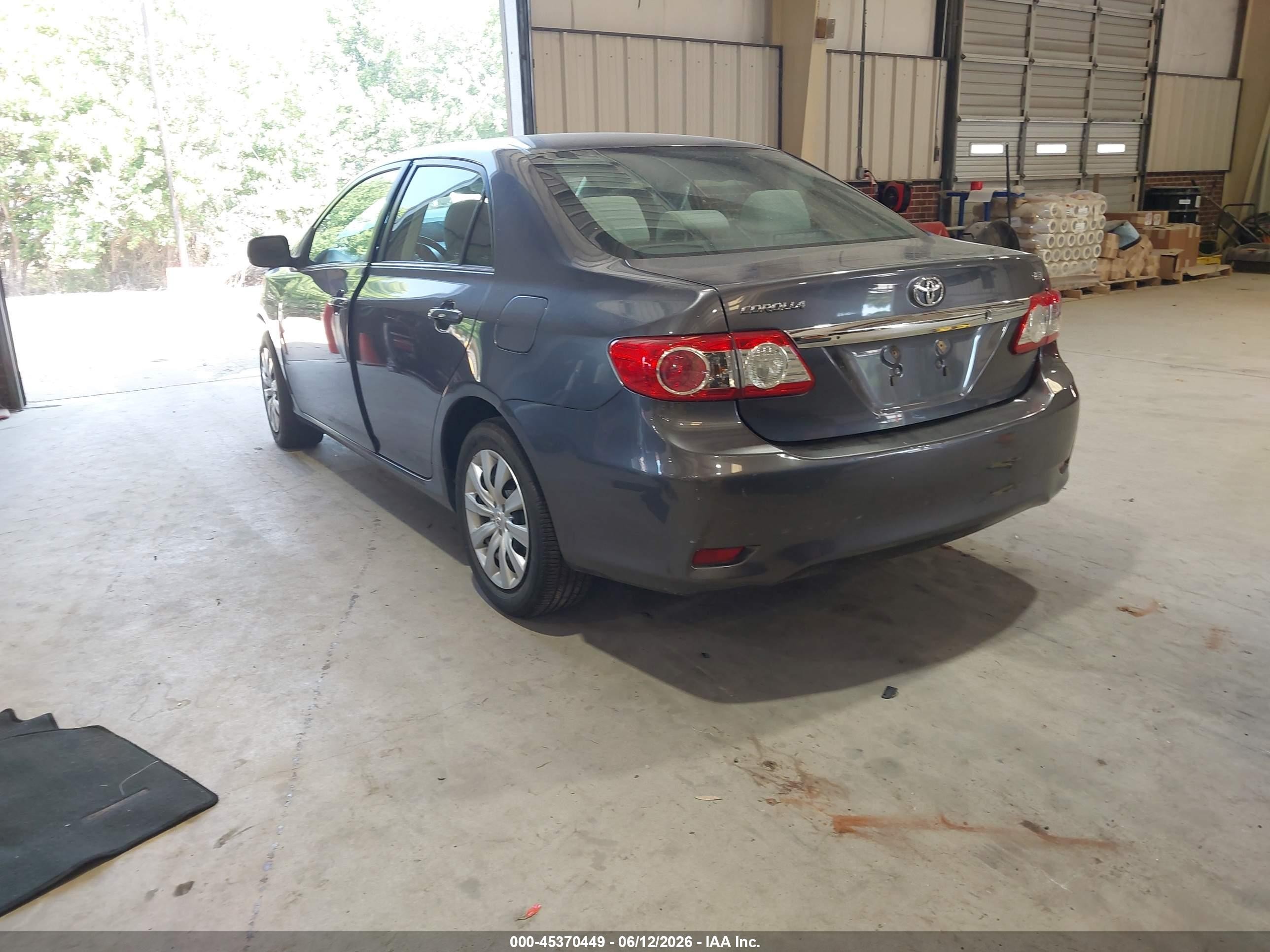 2013 Toyota Corolla Le Gray vin: 5YFBU4EEXDP126208