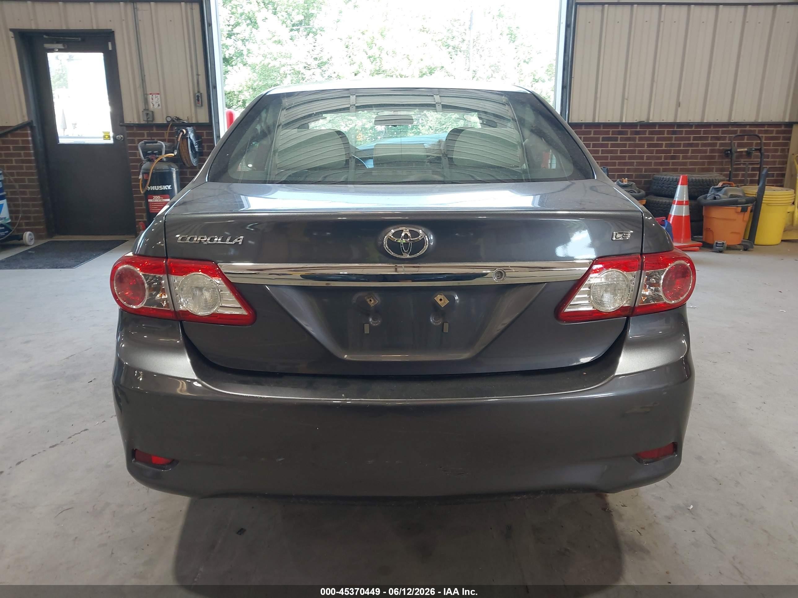 2013 Toyota Corolla Le Gray vin: 5YFBU4EEXDP126208