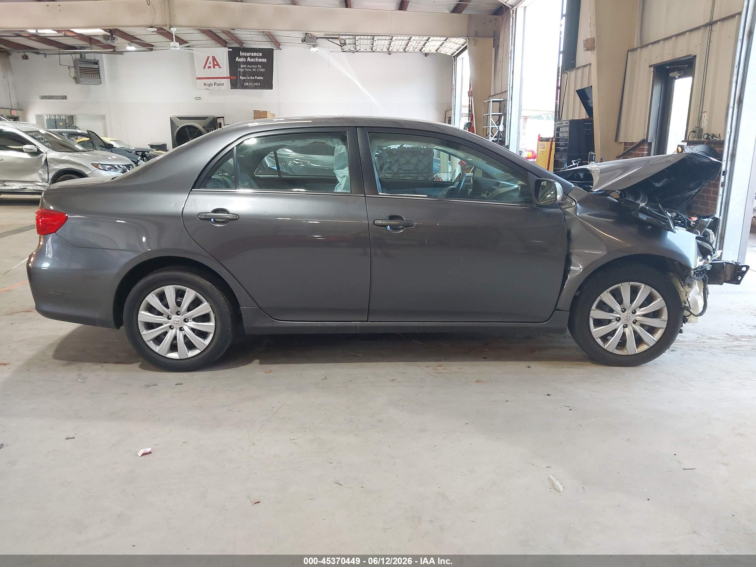 2013 Toyota Corolla Le Gray vin: 5YFBU4EEXDP126208