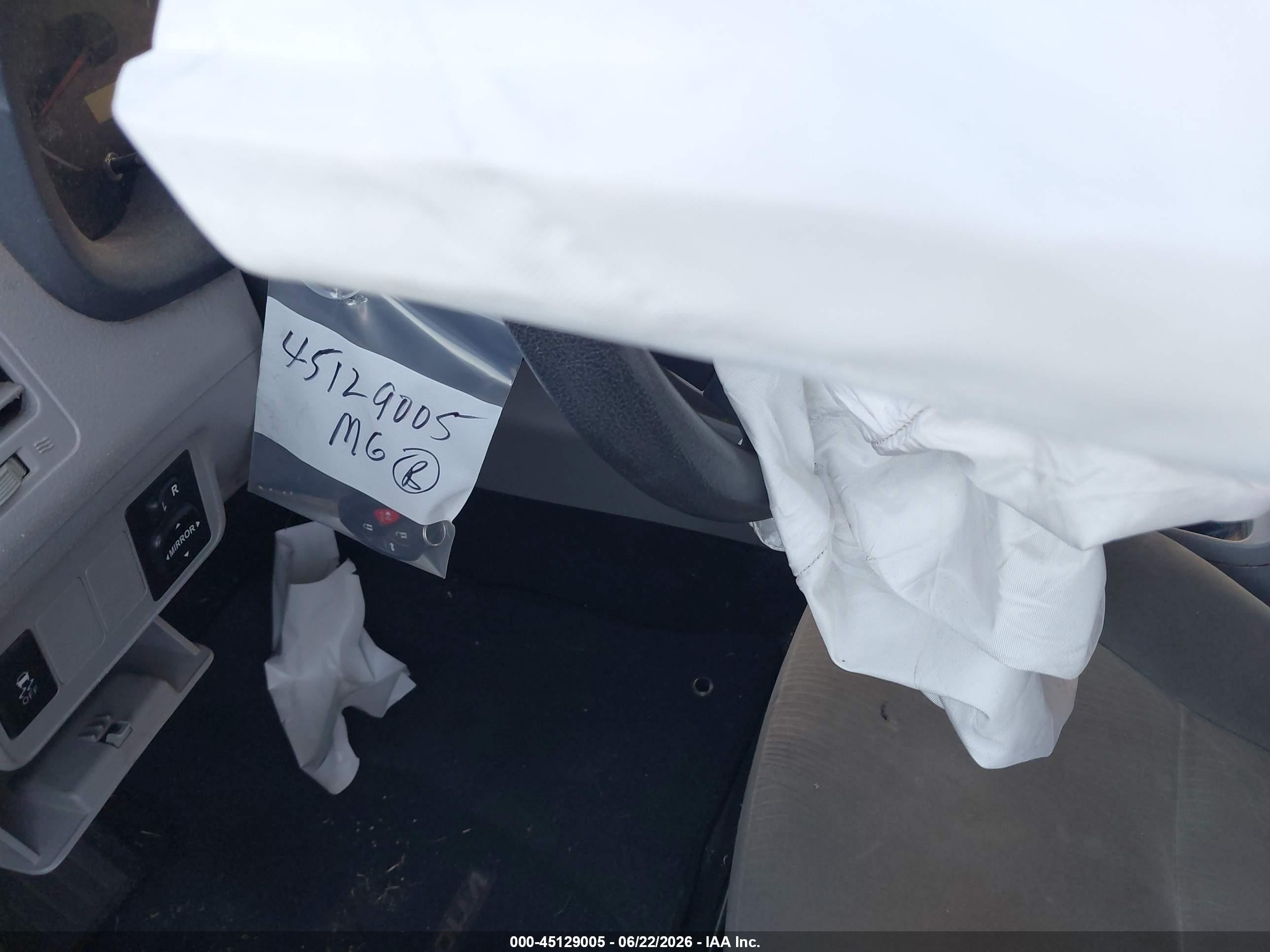 2013 Toyota Corolla Le Silver vin: 5YFBU4EEXDP138407