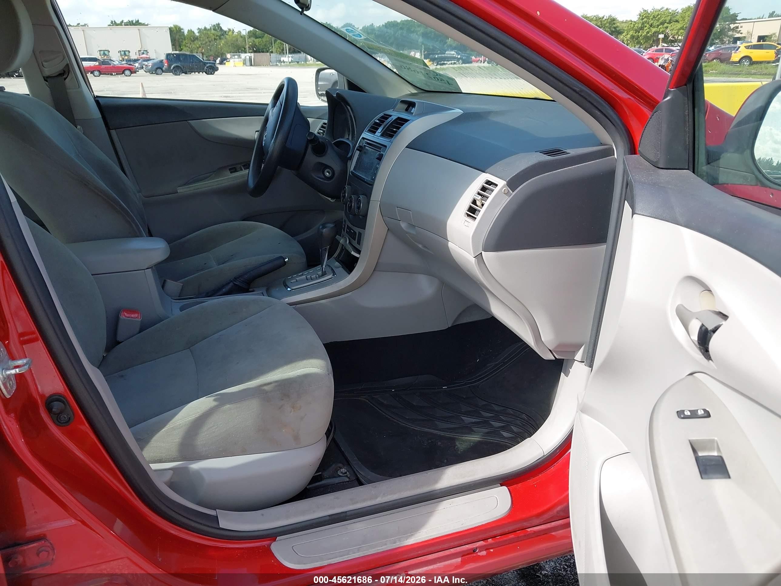 2013 Toyota Corolla Le Red vin: 5YFBU4EEXDP146801
