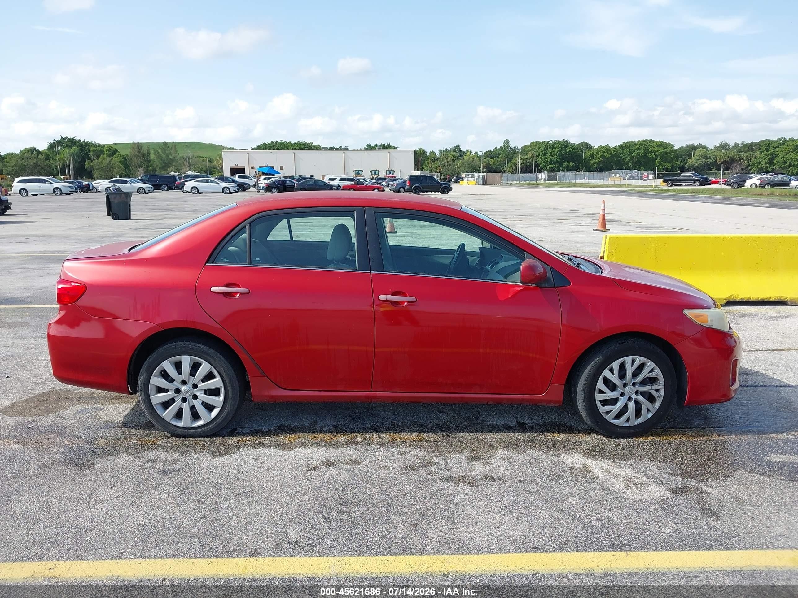 2013 Toyota Corolla Le Red vin: 5YFBU4EEXDP146801