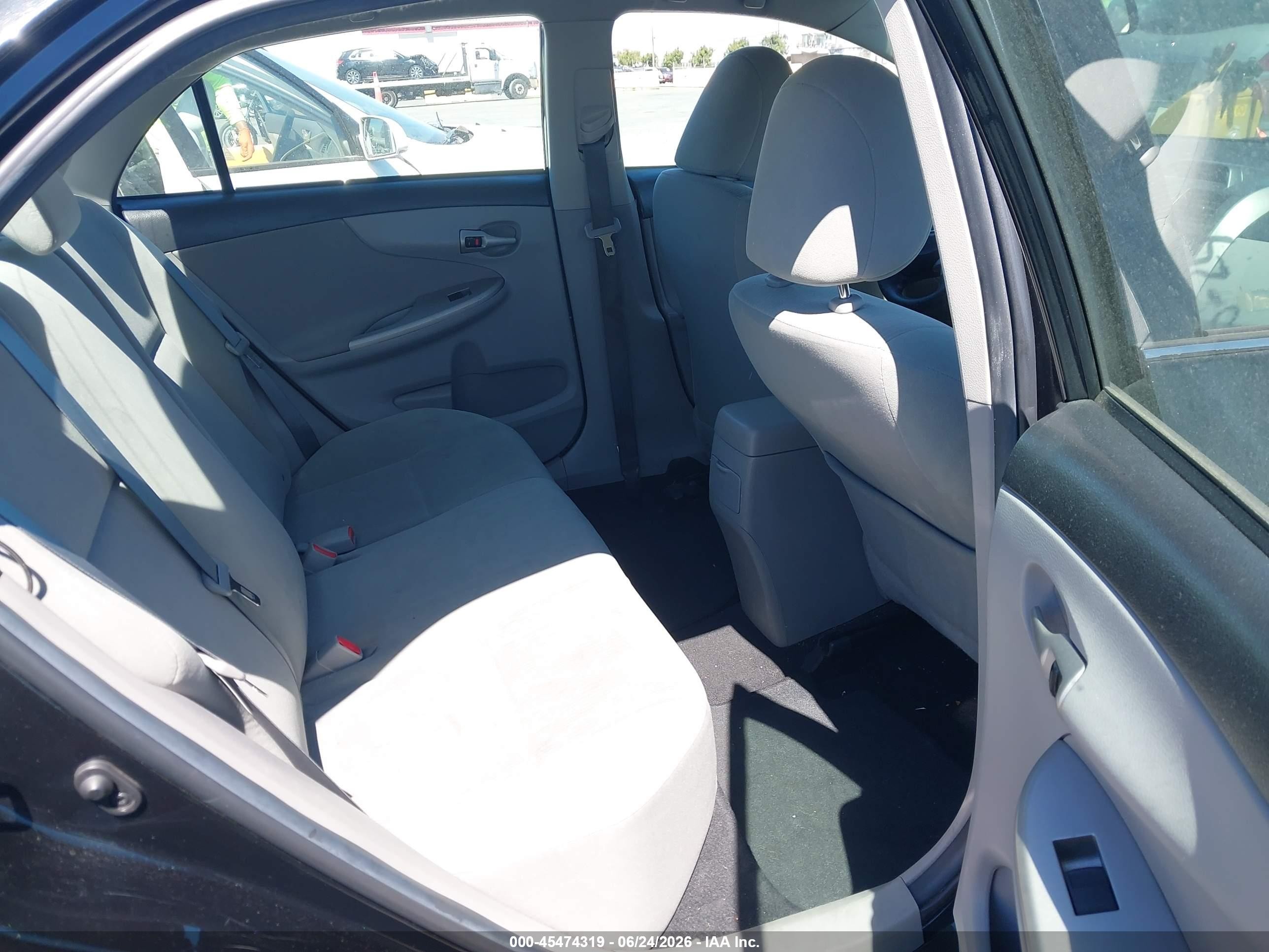2013 Toyota Corolla Le Black vin: 5YFBU4EEXDP150654