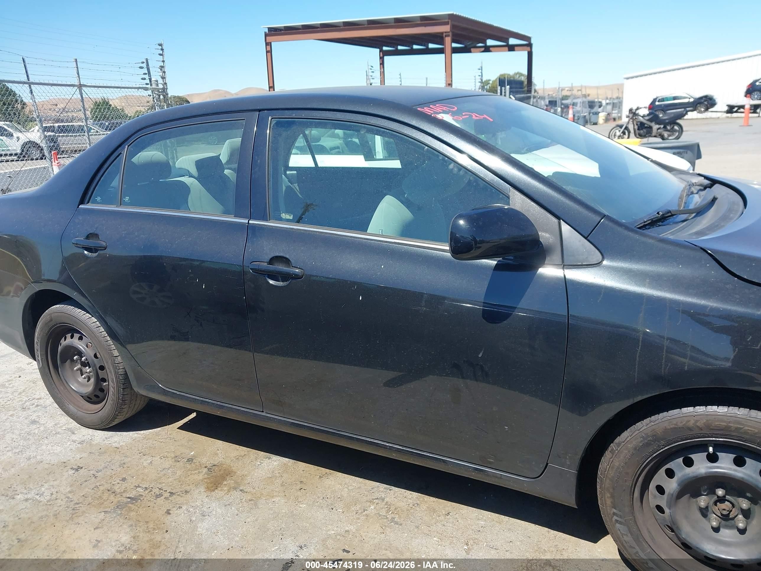 2013 Toyota Corolla Le Black vin: 5YFBU4EEXDP150654