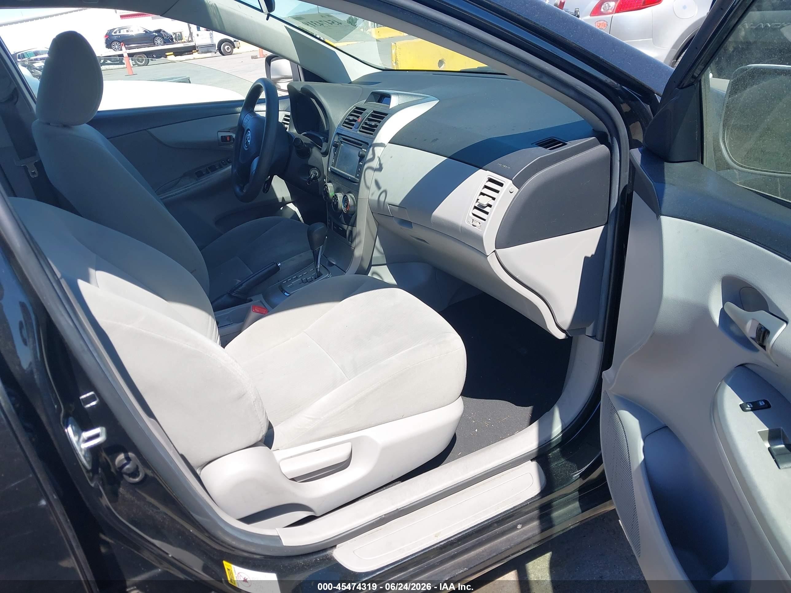 2013 Toyota Corolla Le Black vin: 5YFBU4EEXDP150654