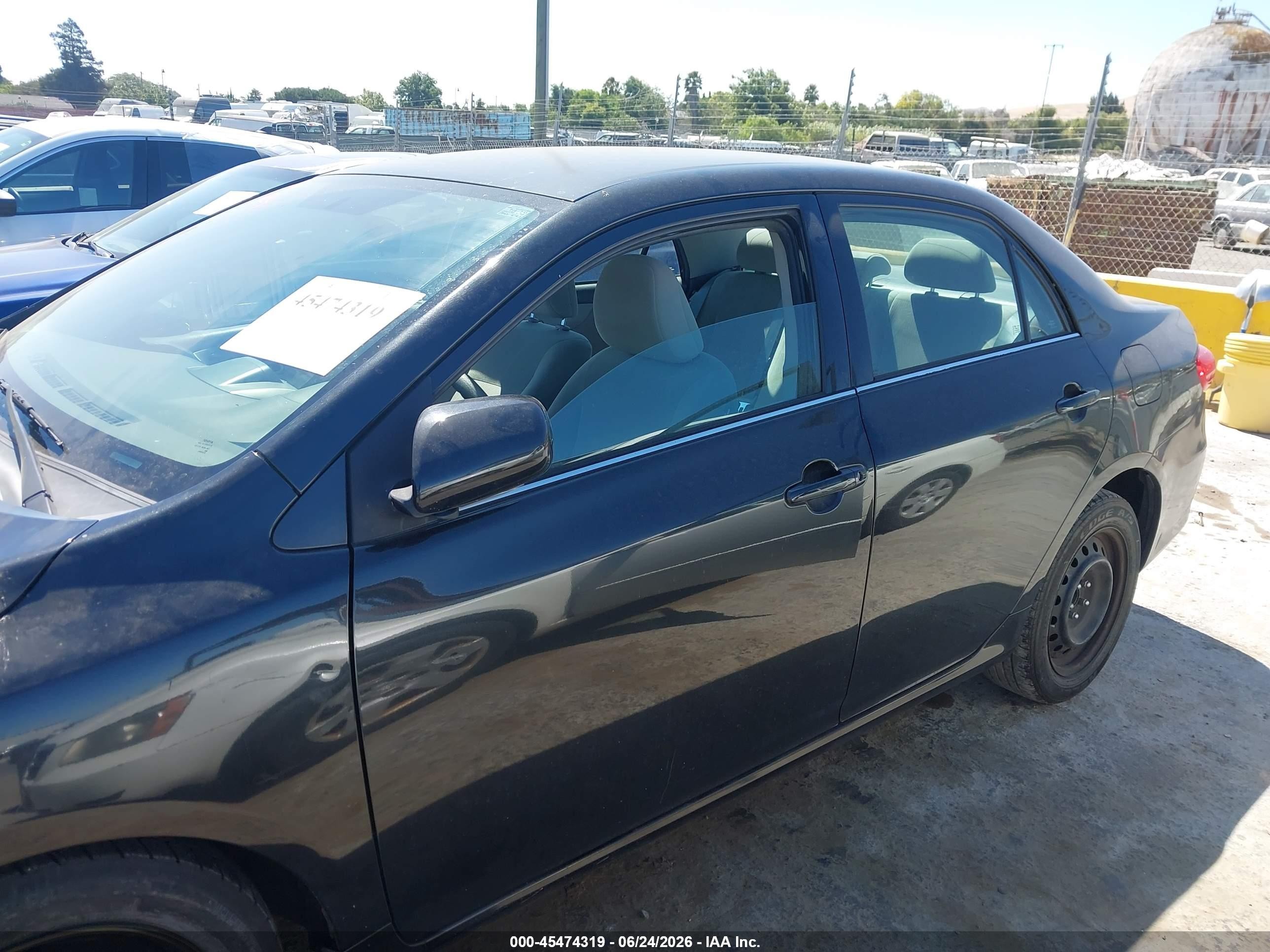 2013 Toyota Corolla Le Black vin: 5YFBU4EEXDP150654